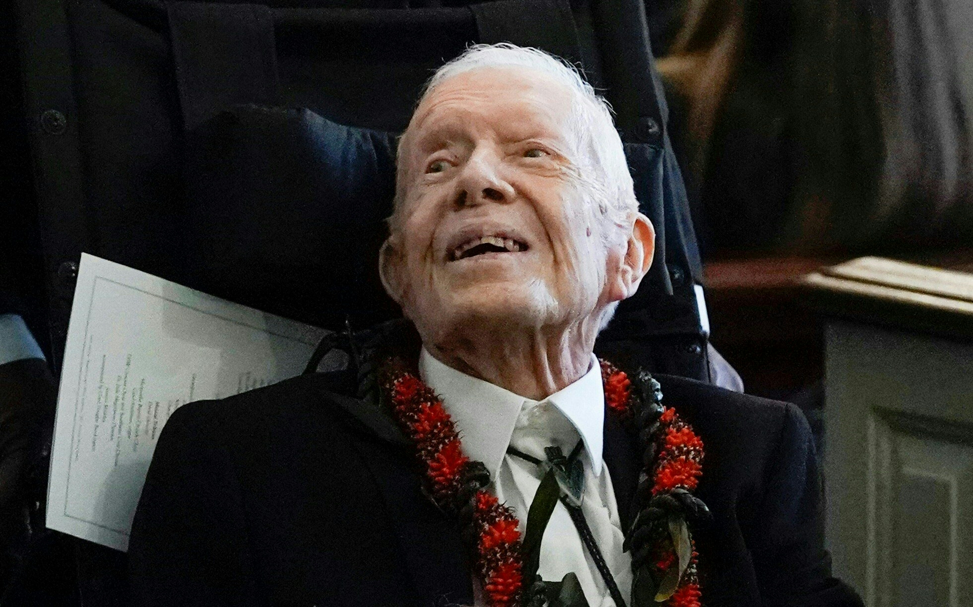 Der ehemalige US-Präsident Jimmy Carter bei der Trauerfeier für die ehemalige First Lady der USA, Rosalynn Carter, in Plains, Georgia, am 29. November 2023 | Quelle: Getty Images