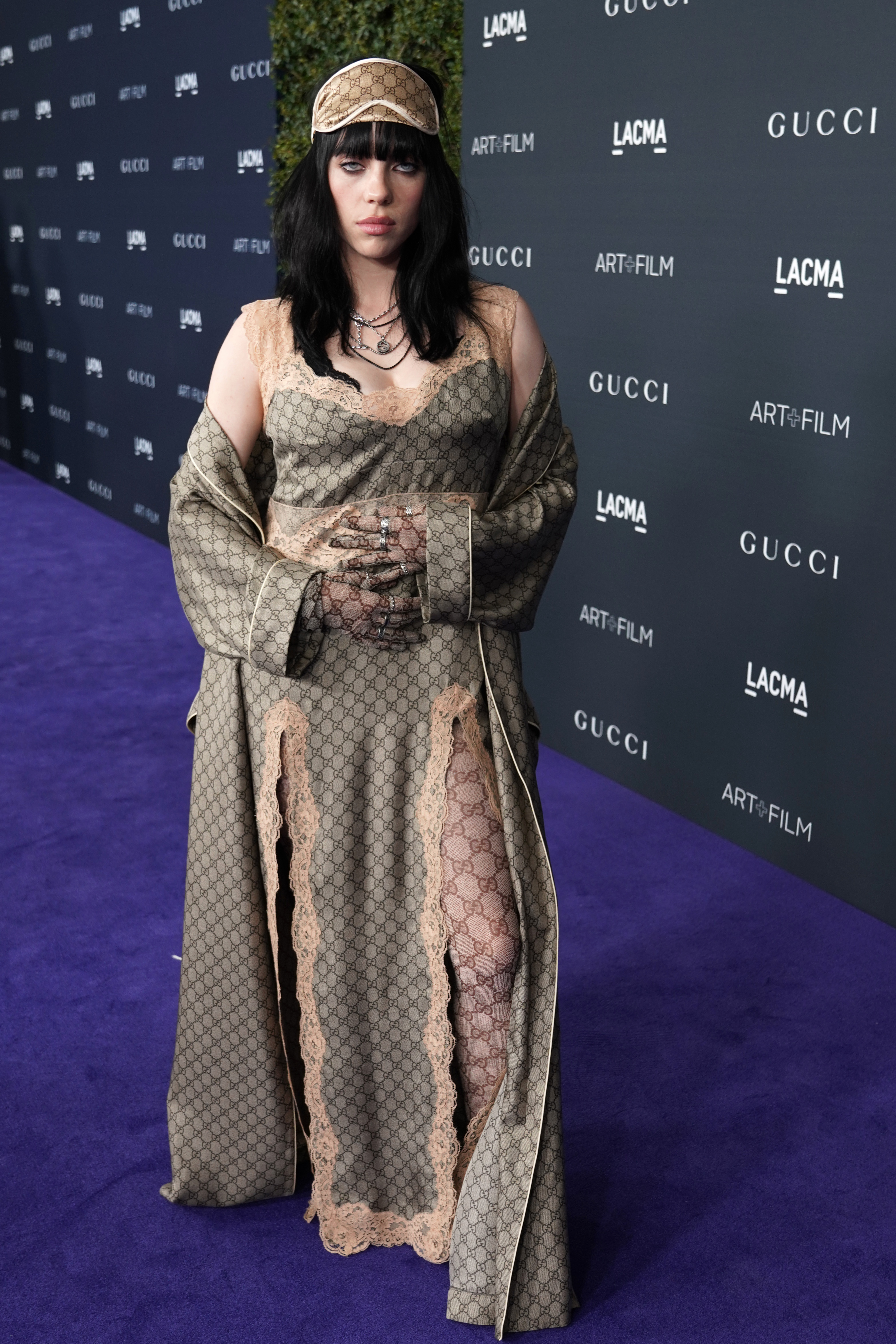 Billie Eilish, in Gucci, besucht die LACMA ART+FILM GALA Presented By Gucci im Los Angeles County Museum of Art in Los Angeles, Kalifornien, am 5. November 2022. | Quelle: Getty Images