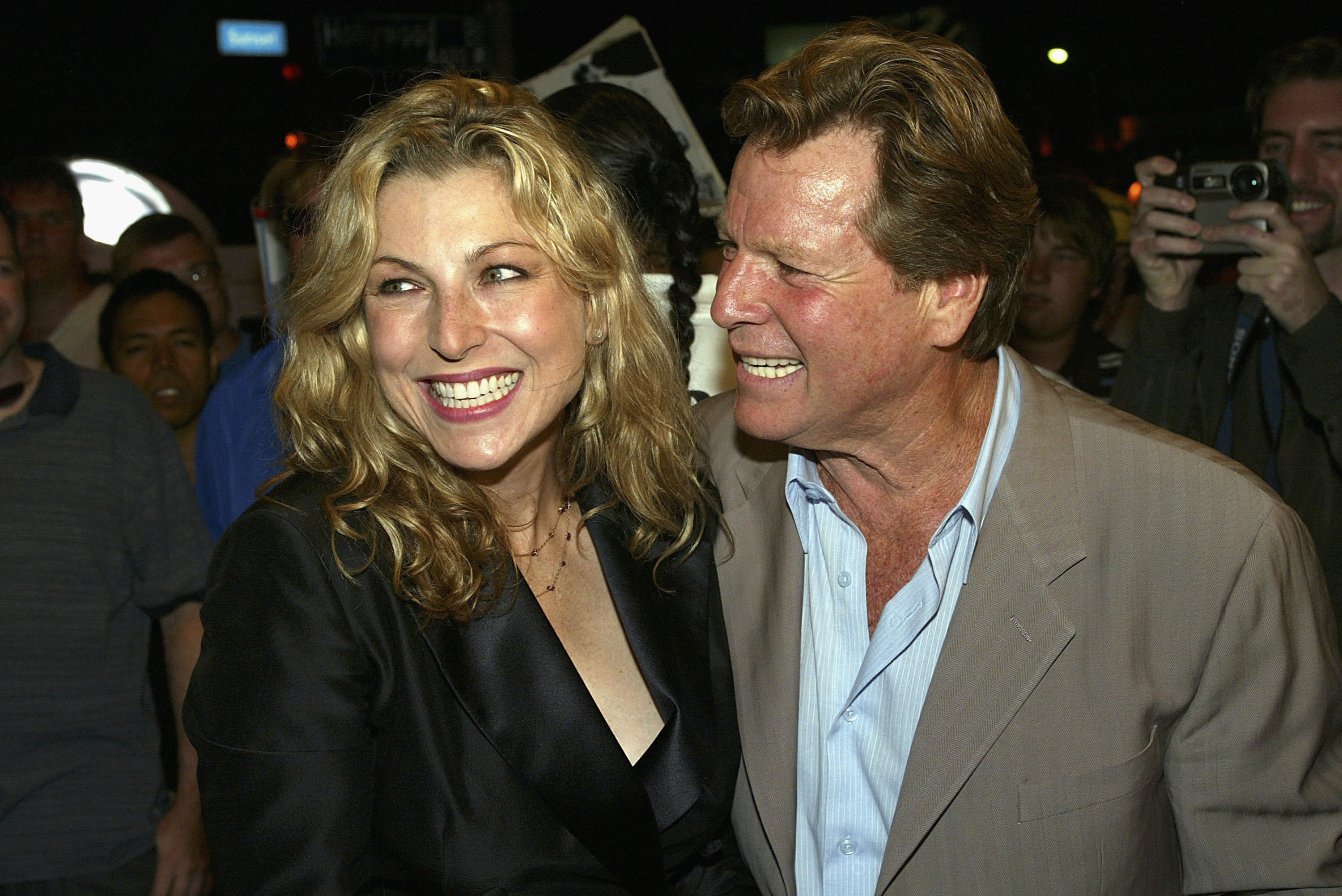 Tatum O'Neal und ihr Vater Ryan O'Neal bei der Vorführung zum 30-jährigen Jubiläum von "Paper Moon" am 21. August 2003 in Los Angeles, Kalifornien | Quelle: Getty Images