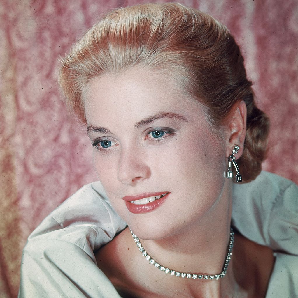 die amerikanische Schauspielerin Grace Kelly (1929 - 1982), die sich 1956 vom Film zurückzog, um Fürst Rainier III. von Monaco zu heiraten | Quelle: Getty Images