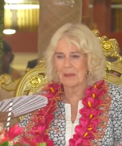 Königin Camilla weint während des Abschieds von Samoa, gepostet am 28. Oktober 2024 | Quelle: TikTok/dailymailroyals