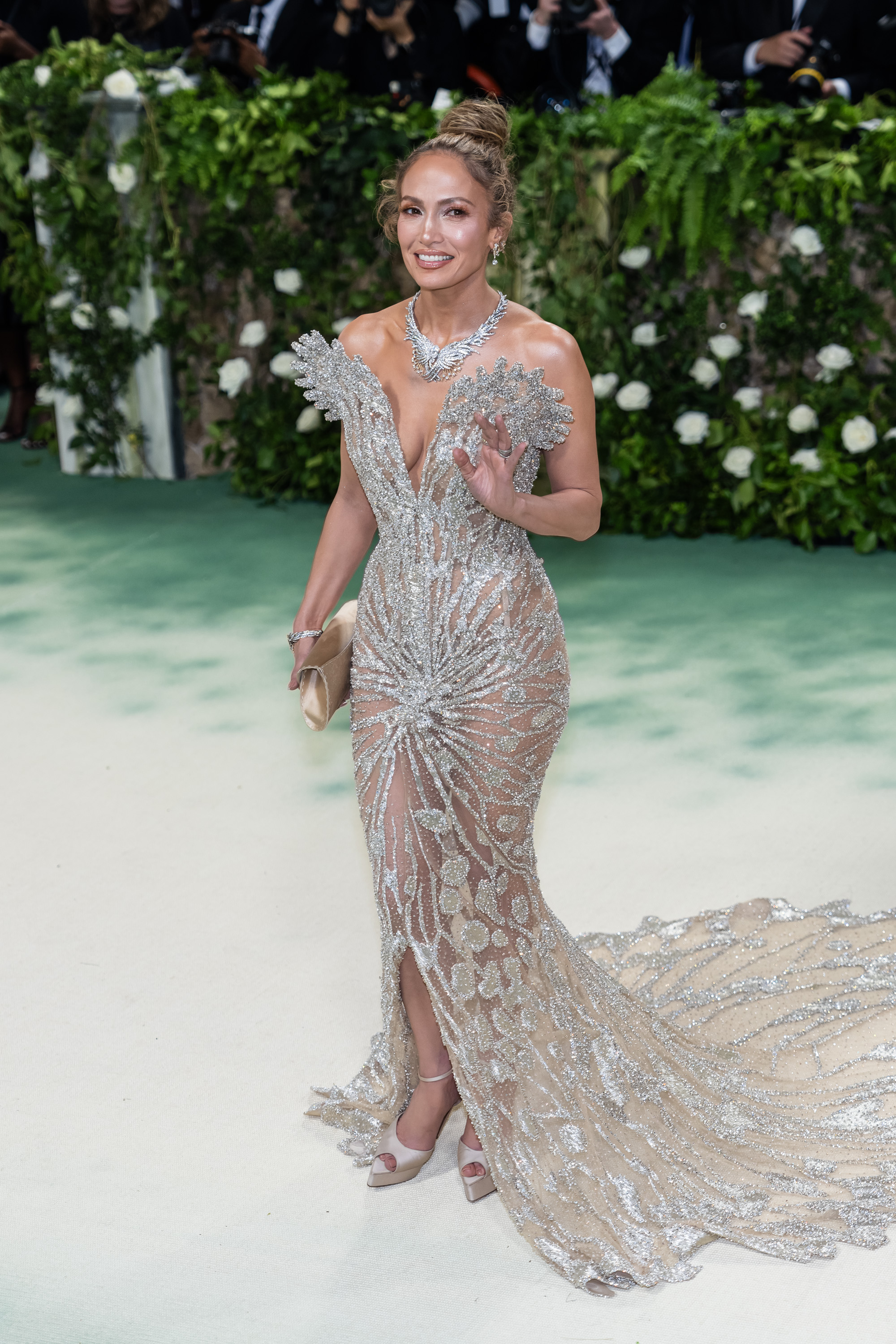 Jennifer Lopez bei der 2024 Met Gala in New York | Quelle: Getty Images