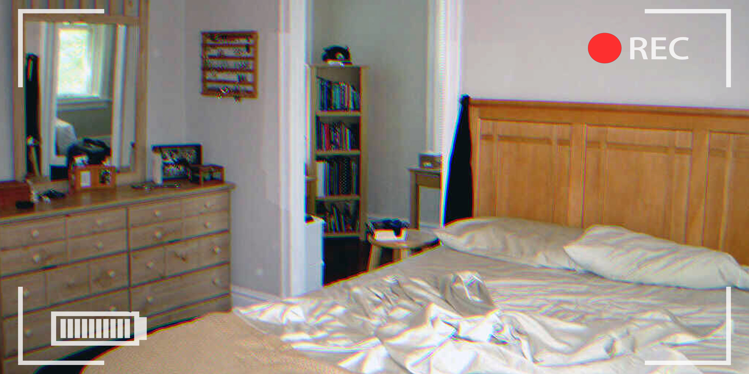 Eine Überwachungskamera in einem Schlafzimmer | Quelle: flickr.com/TFDuesing/CC BY 2.0
