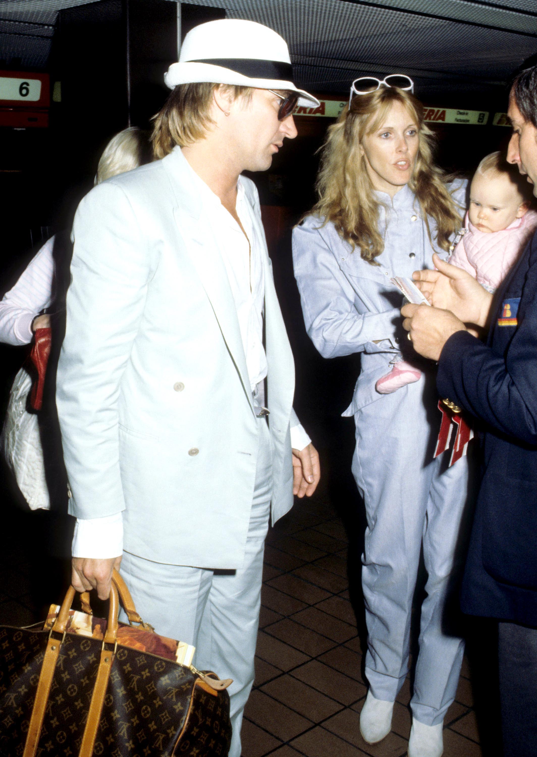 Rod und Alana Stewart mit ihrer Tochter Kimberly, gesehen am 5. Mai 1980 | Quelle: Getty Images