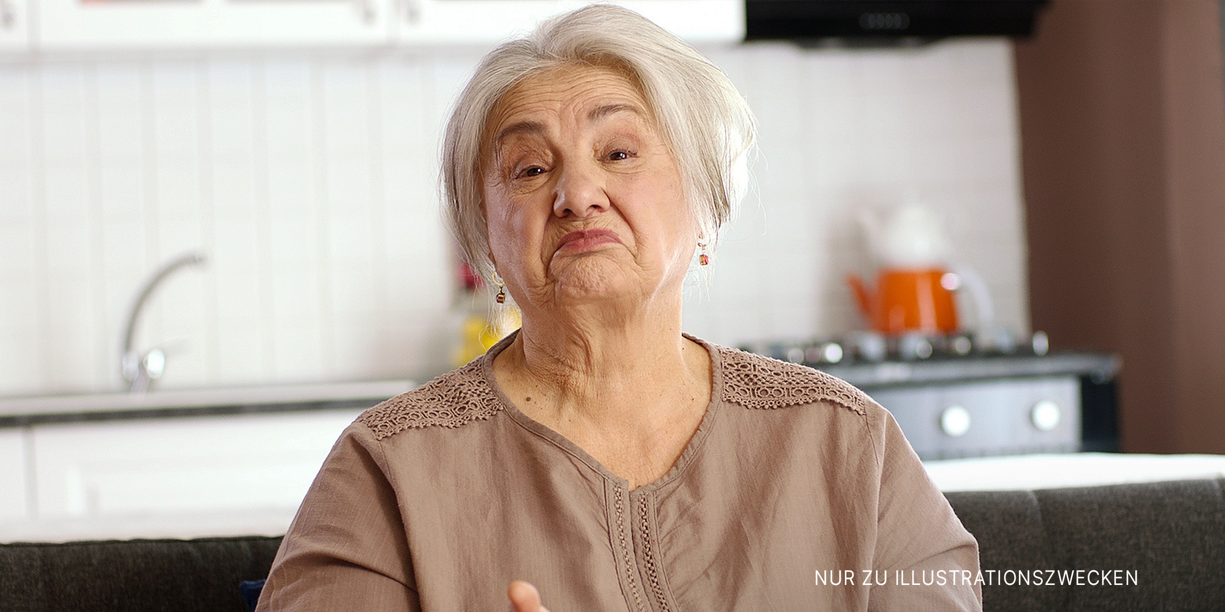 Wütende ältere Frau | Quelle: Shutterstock