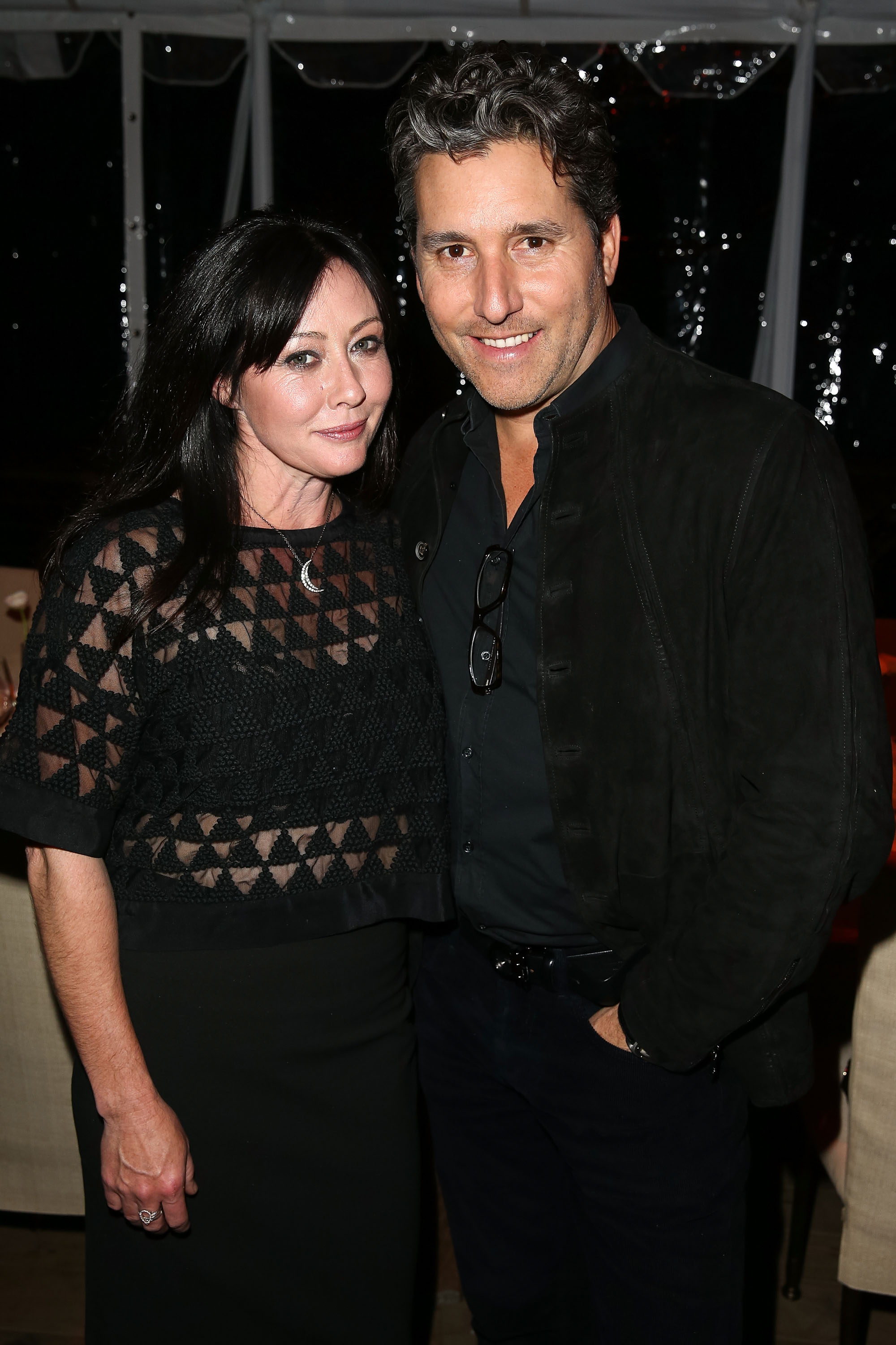 Shannen Doherty und Chris Cortazzo im Nobu Malibu am 15. Dezember 2014 in Malibu, Kalifornien. | Quelle: Getty Images