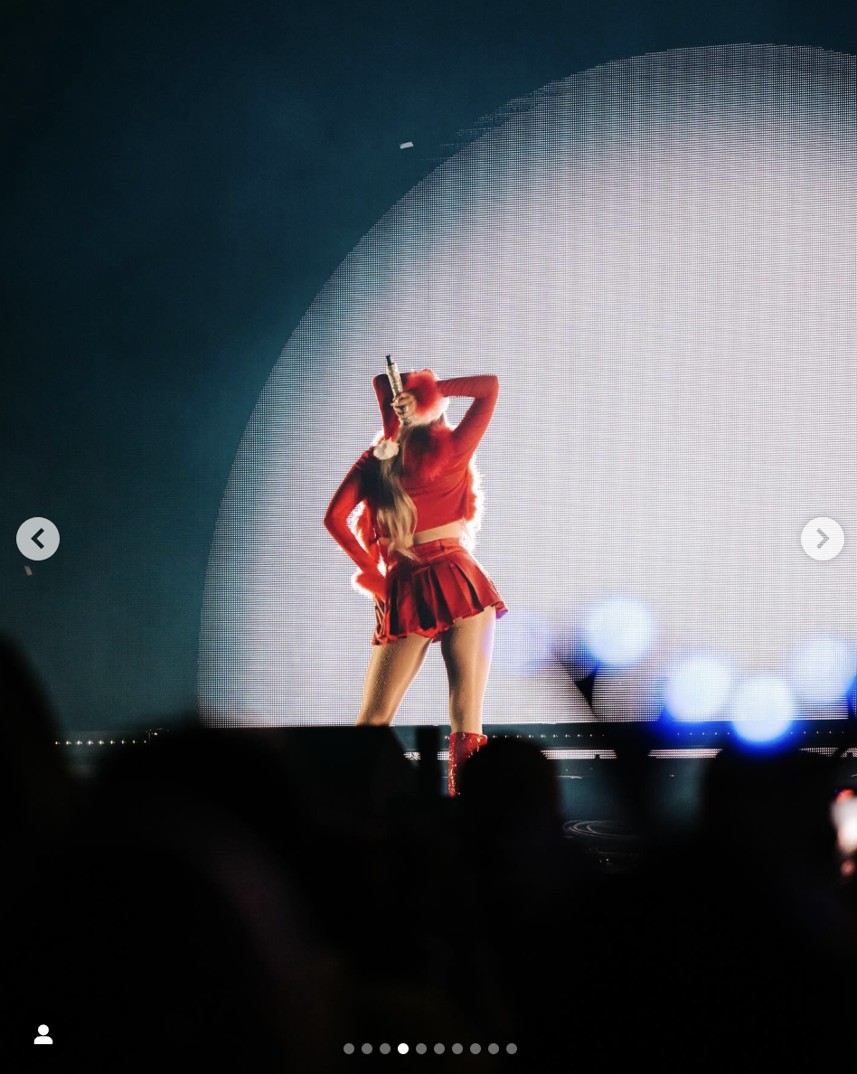 Auf einem Foto, das am 7. Dezember 2024 geteilt wurde, ist Meghan Trainor bei einem Auftritt auf der Bühne zu sehen | Quelle: Instagram/meghantrainor