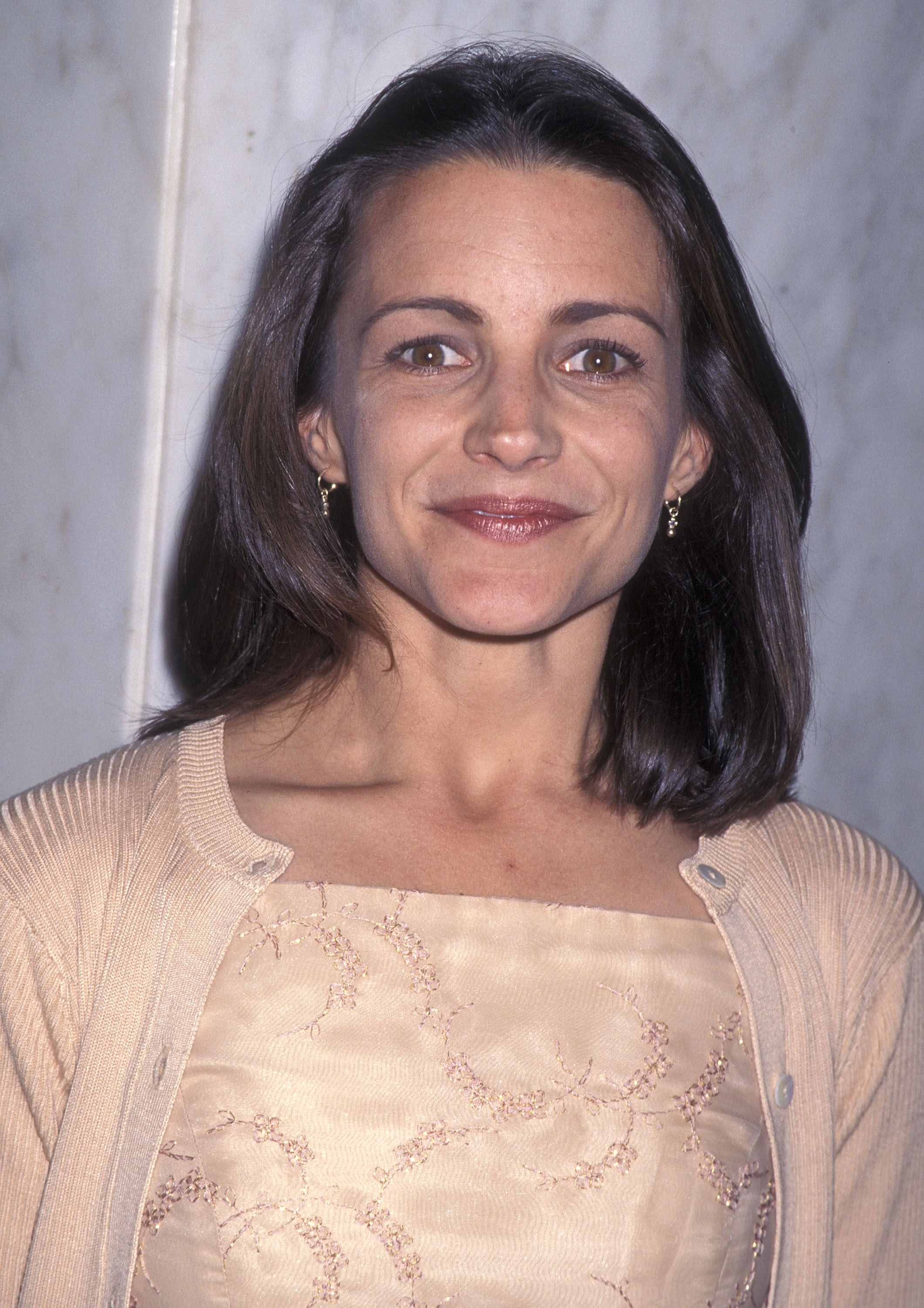 Kristin Davis bei der vierten jährlichen Partnerpreisverleihung der American Oceans Campaign an Woody Harrelson am 9. April 1997 in Kalifornien. | Quelle: Getty Images