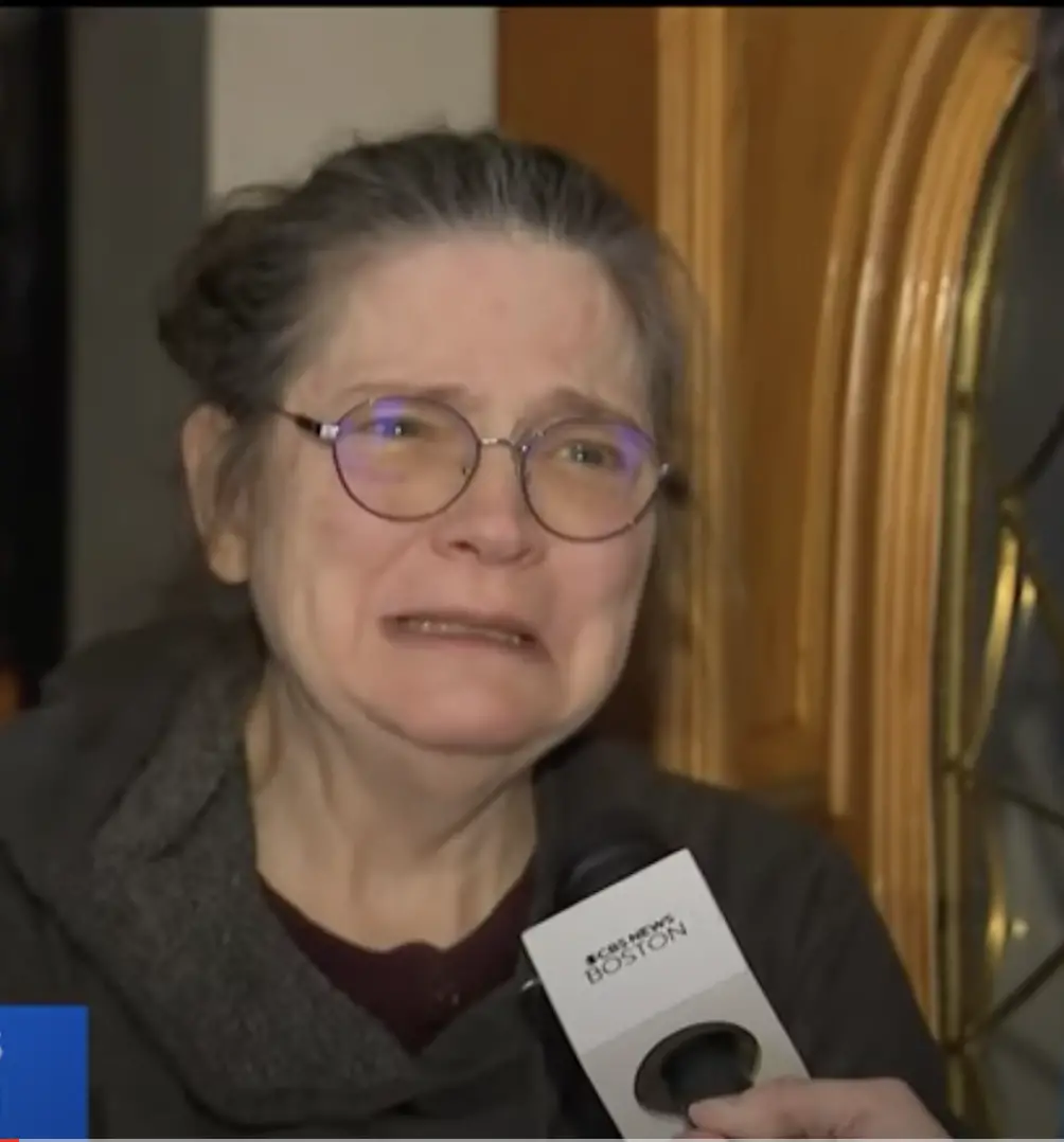 Roxanne Doucette teilt ihre Gedanken darüber mit, dass sie beschuldigt wurde, ihren Mann vergiftet zu haben, zu sehen in einem Video vom 7. Januar 2024 | Quelle: youtube.com/cbsboston