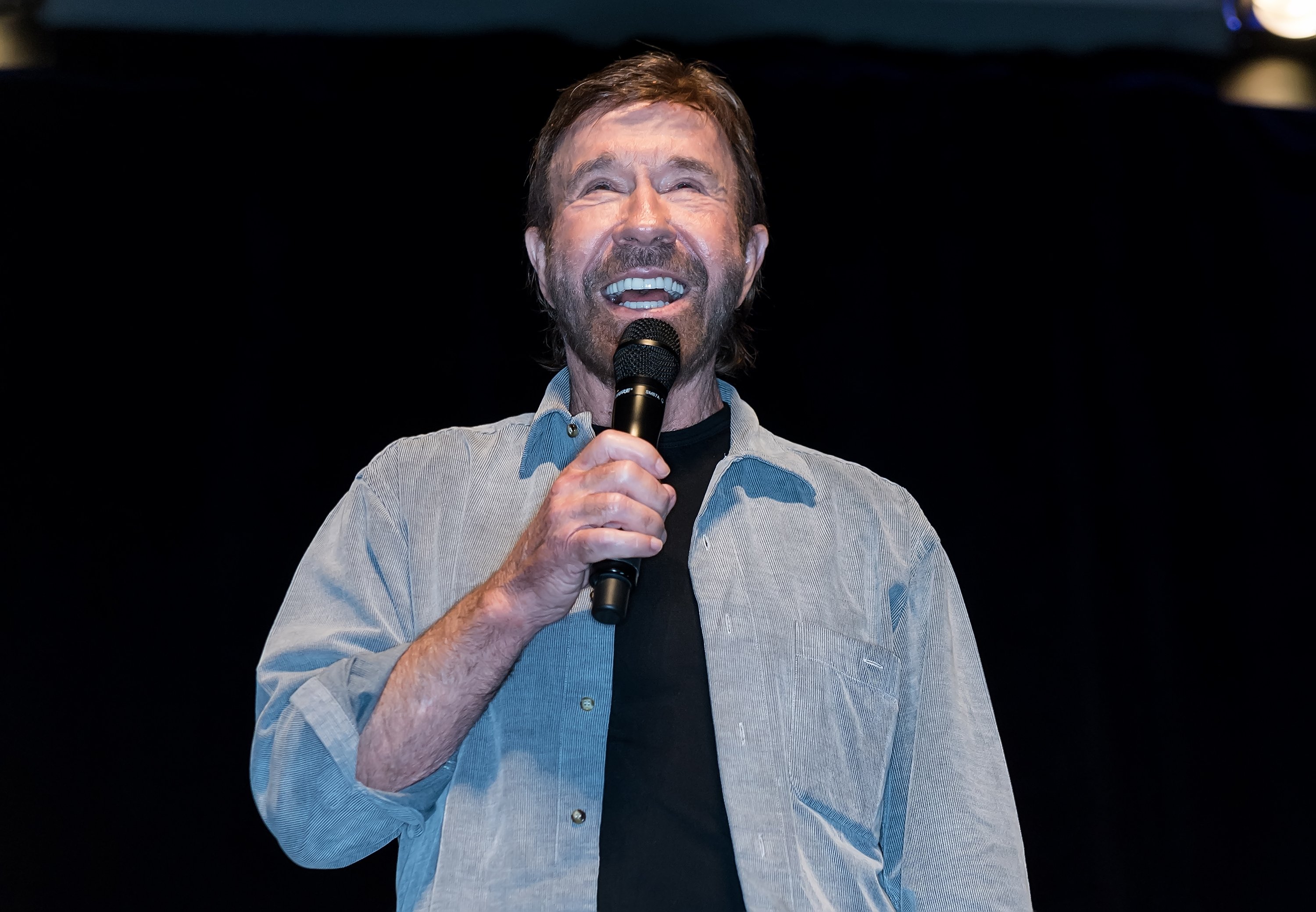 Chuck Norris auf der Wizard World Comic Con Philadelphia 2017 – Tag 3 im Pennsylvania Convention Center am 3. Juni 2017 in Philadelphia, Pennsylvania. | Quelle: Getty Images