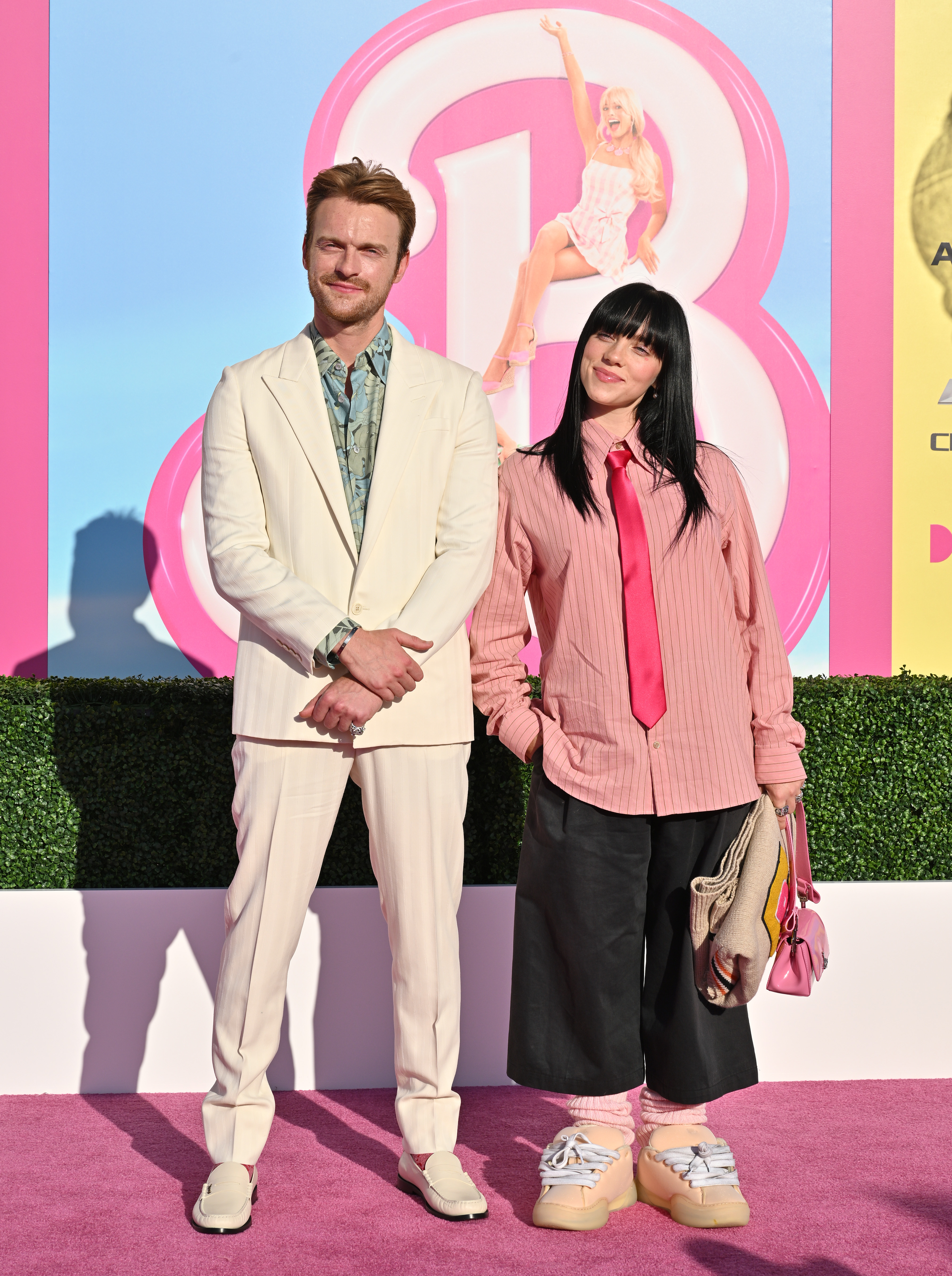 FINNEAS und Billie Eilish besuchen die Weltpremiere von "Barbie" im Shrine Auditorium and Expo Hall in Los Angeles, Kalifornien, am 9. Juli 2023. | Quelle: Getty Images