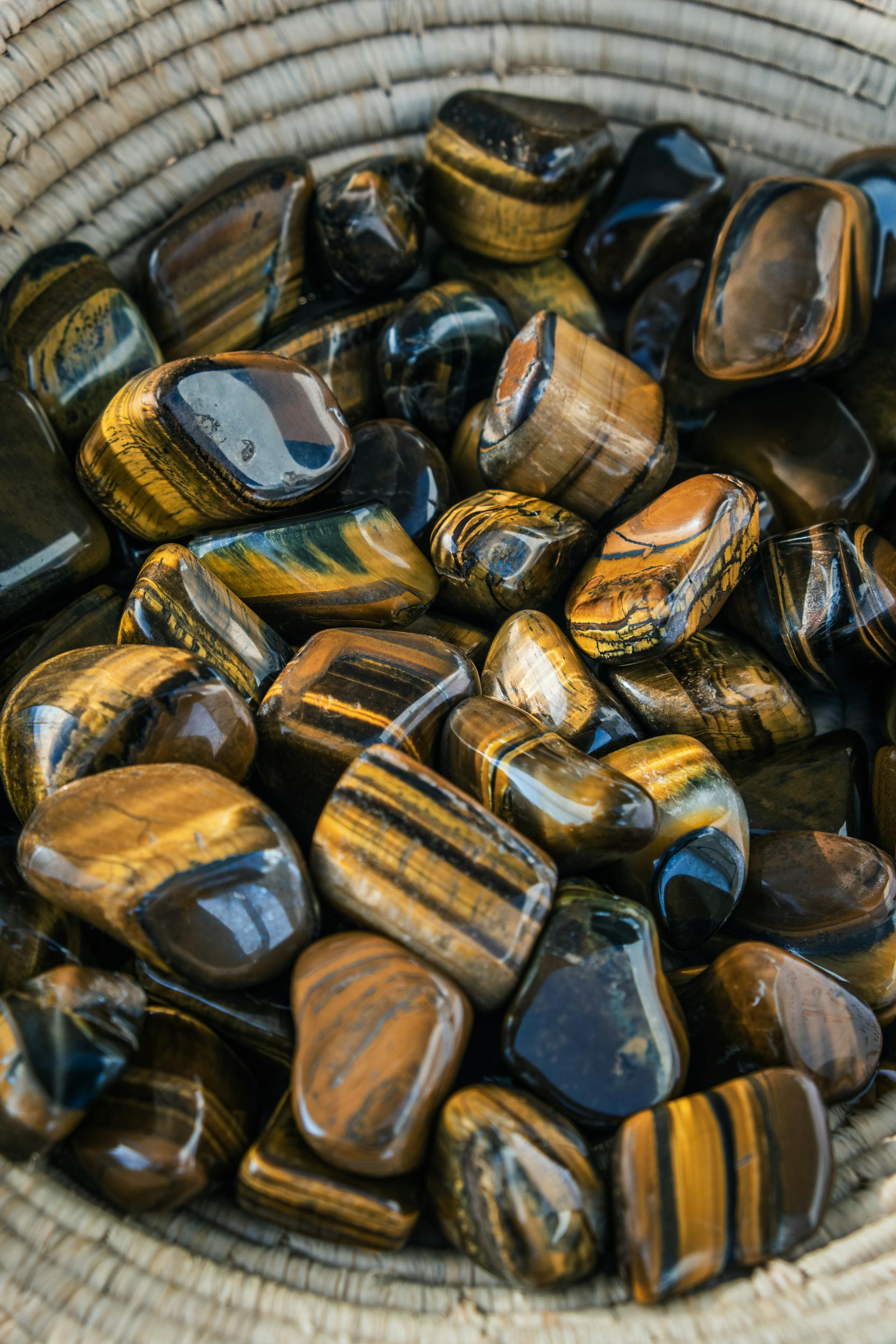 Getrommelte Tigerauge-Steine | Quelle: Pexels