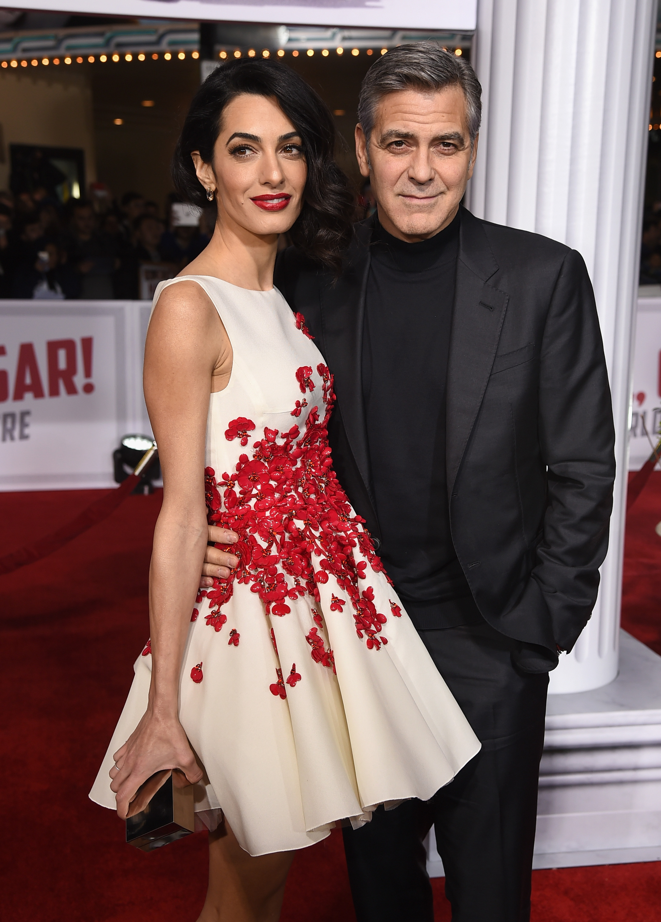 Amal und George Clooney bei der Premiere von "Hail, Caesar!" in Westwood, Kalifornien am 1. Februar 2016 | Quelle: Getty Images