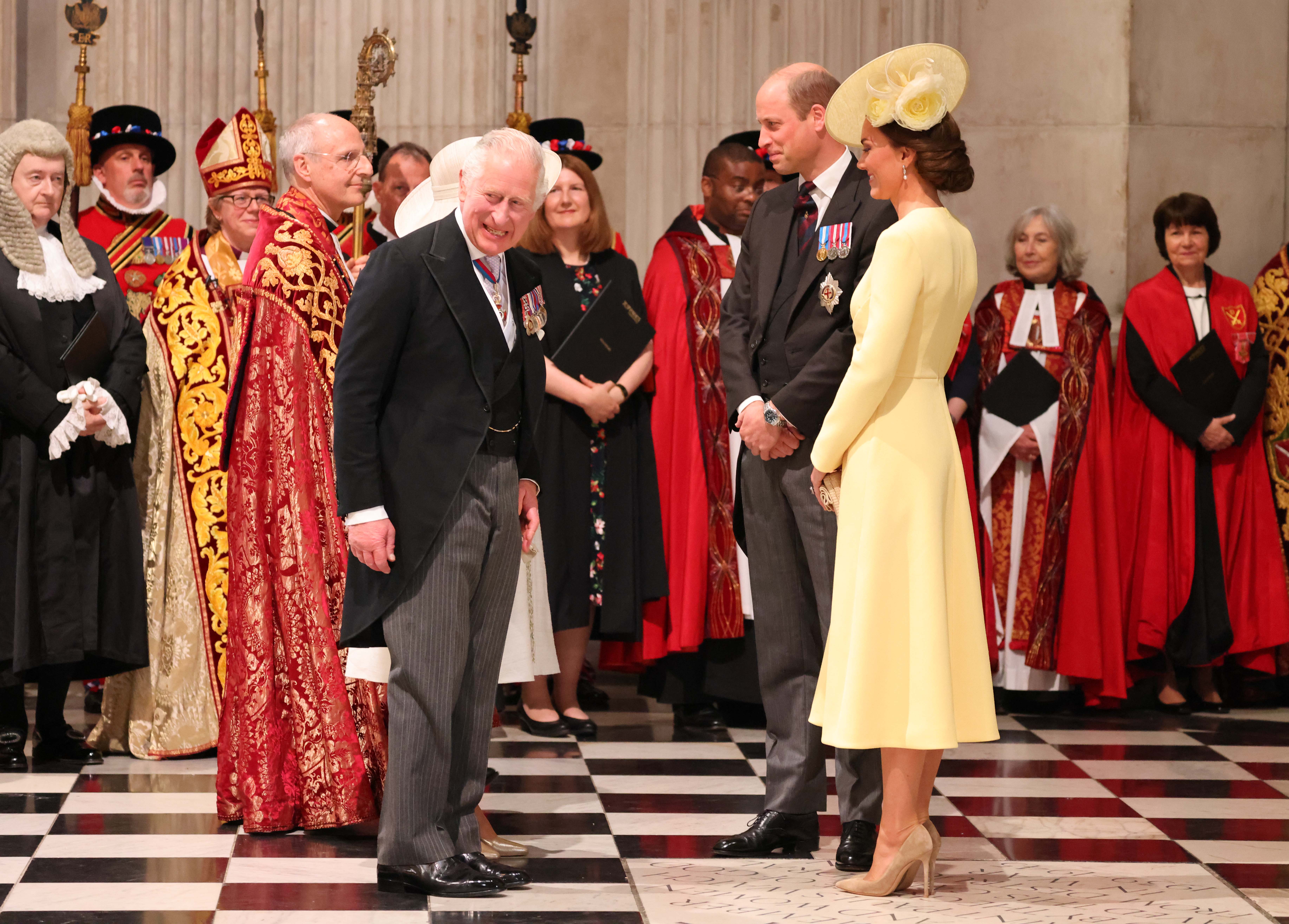 König Charles III., Prinzessin Catherine und Prinz William in der St. Paul's Kathedrale beim Dankgottesdienst für die Königin am 3. Juni 2022 in London, England | Quelle: Getty Images