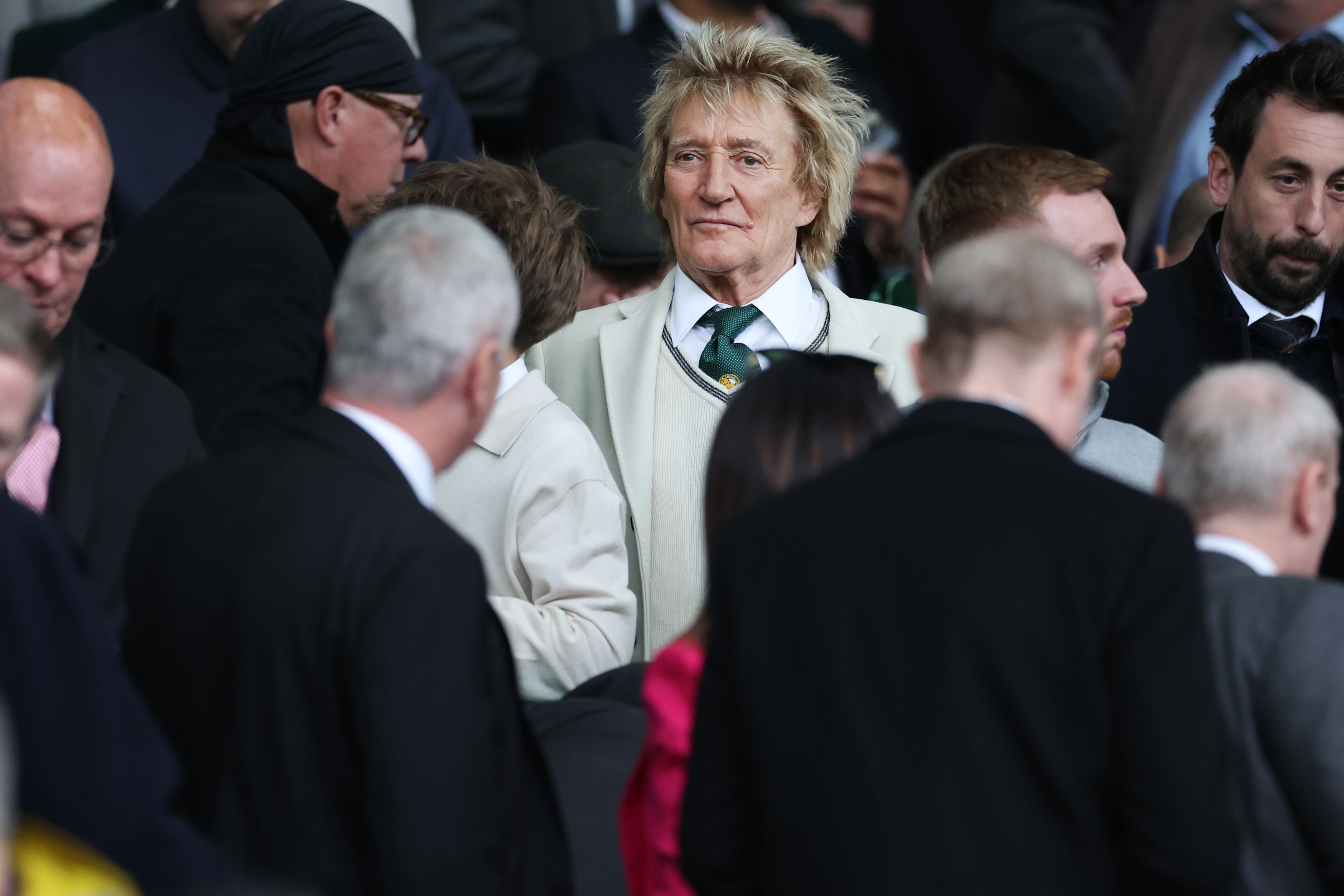 Rod Stewart bei einem Spiel der Cinch Scottish Premiership am 4. Mai 2024 in Glasgow, Schottland. | Quelle: Getty Images