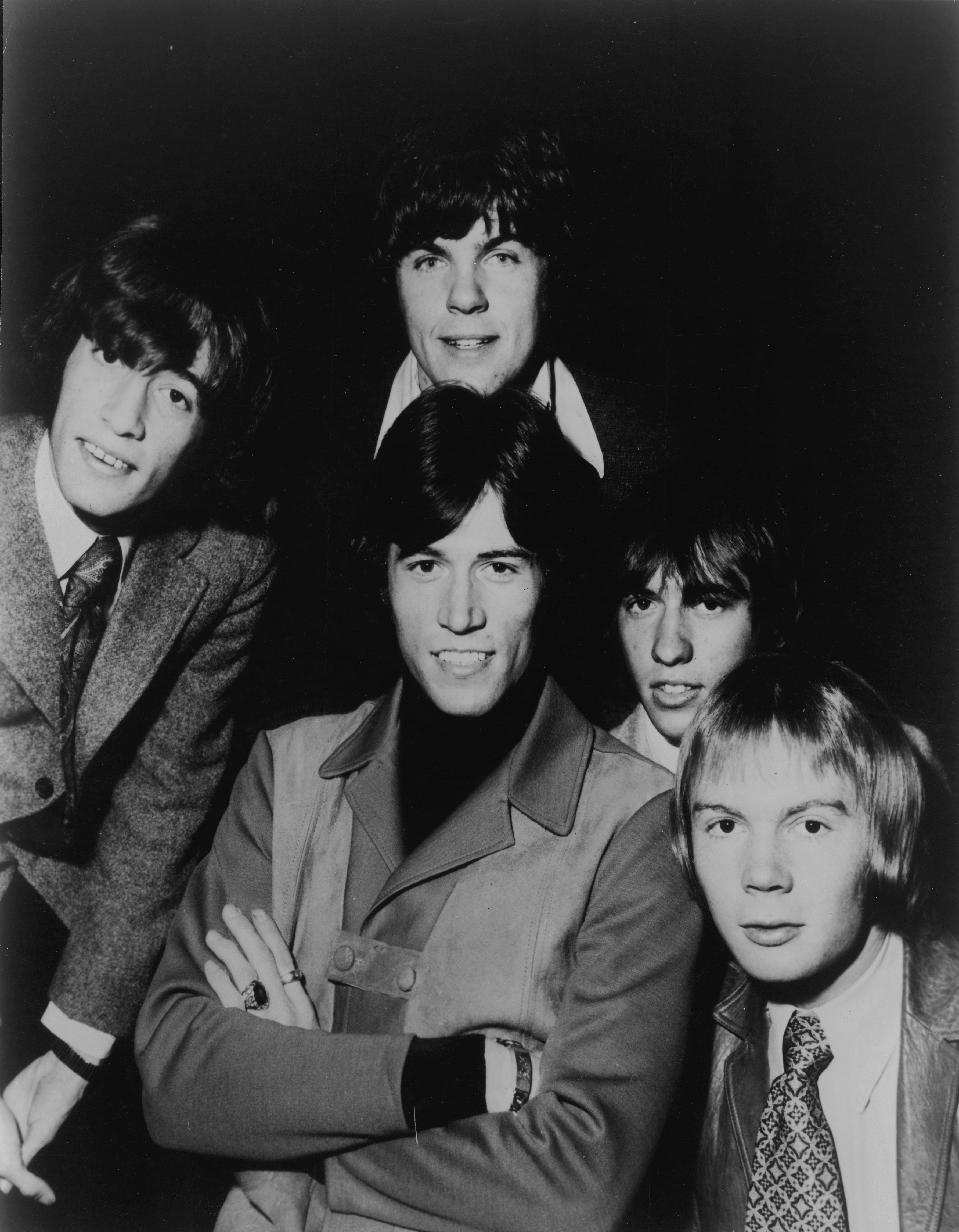 Die britisch-australische Band The Bee Gees fotografierte Ende der 1960er Jahre. | Quelle: Getty Images