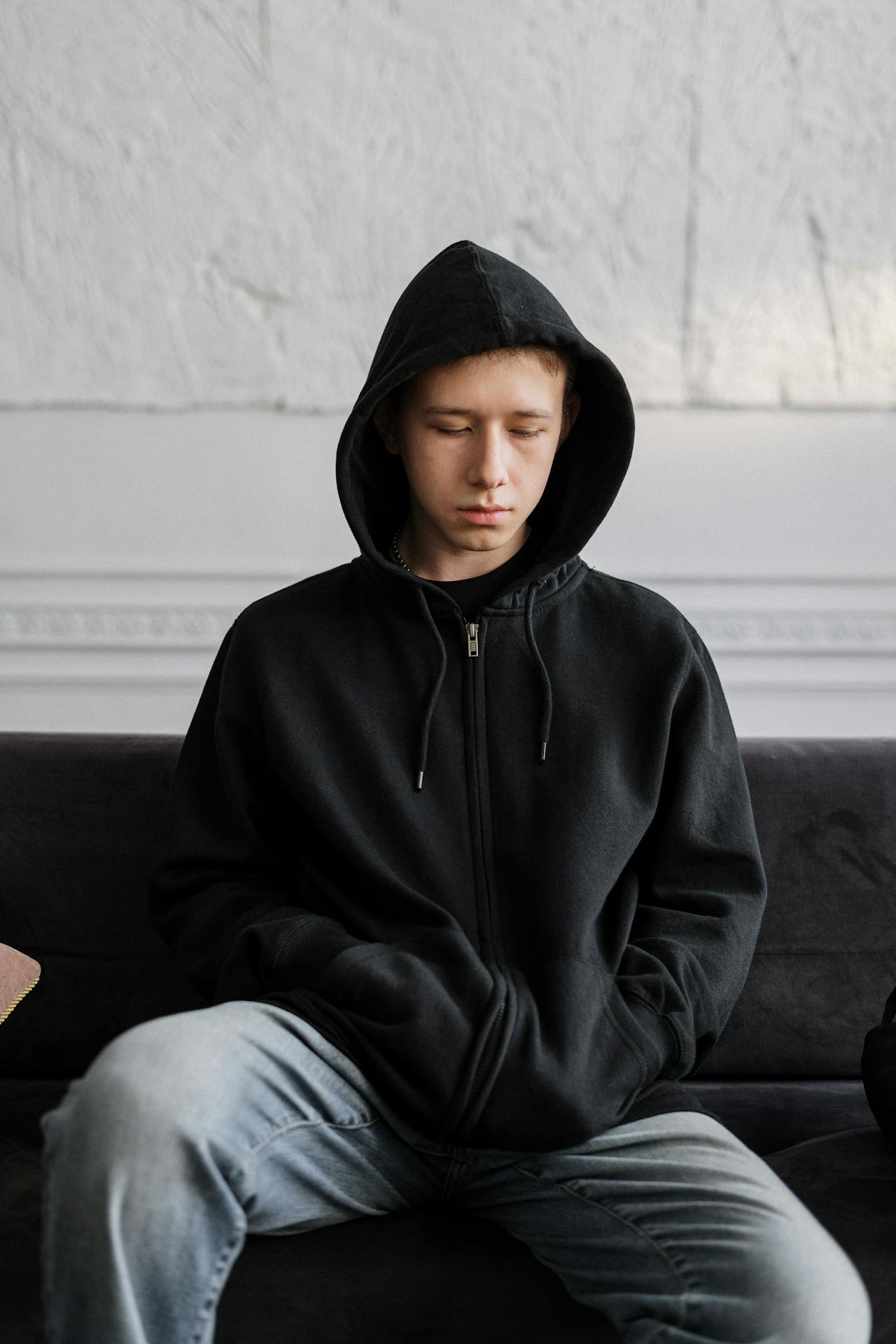 Ein depressiver Jugendlicher | Quelle: Pexels