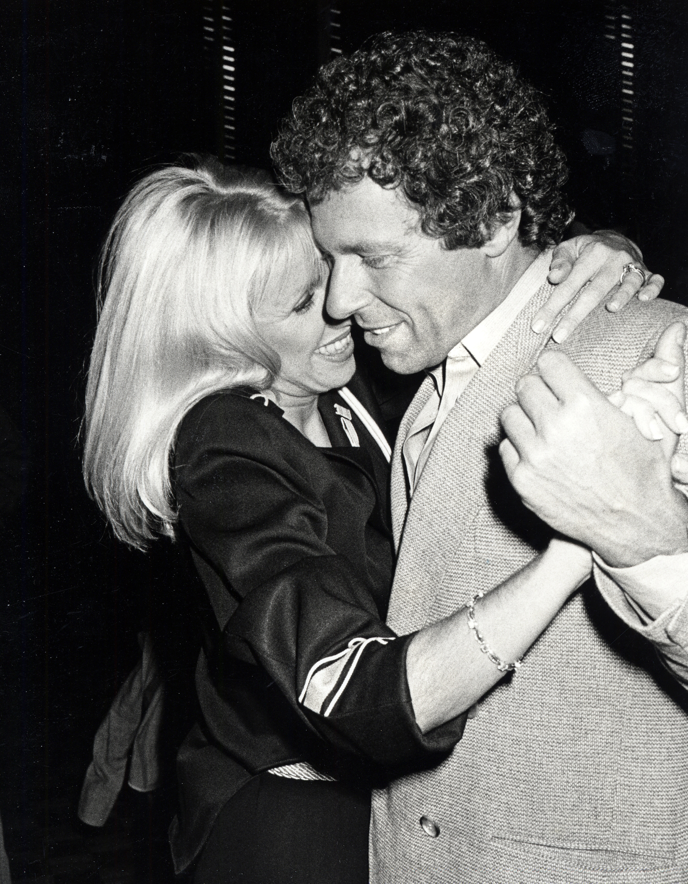 Suzanne Somers und Alan Hamel im Studio 54 am 11. Oktober 1978 in New York City | Quelle: Getty Images