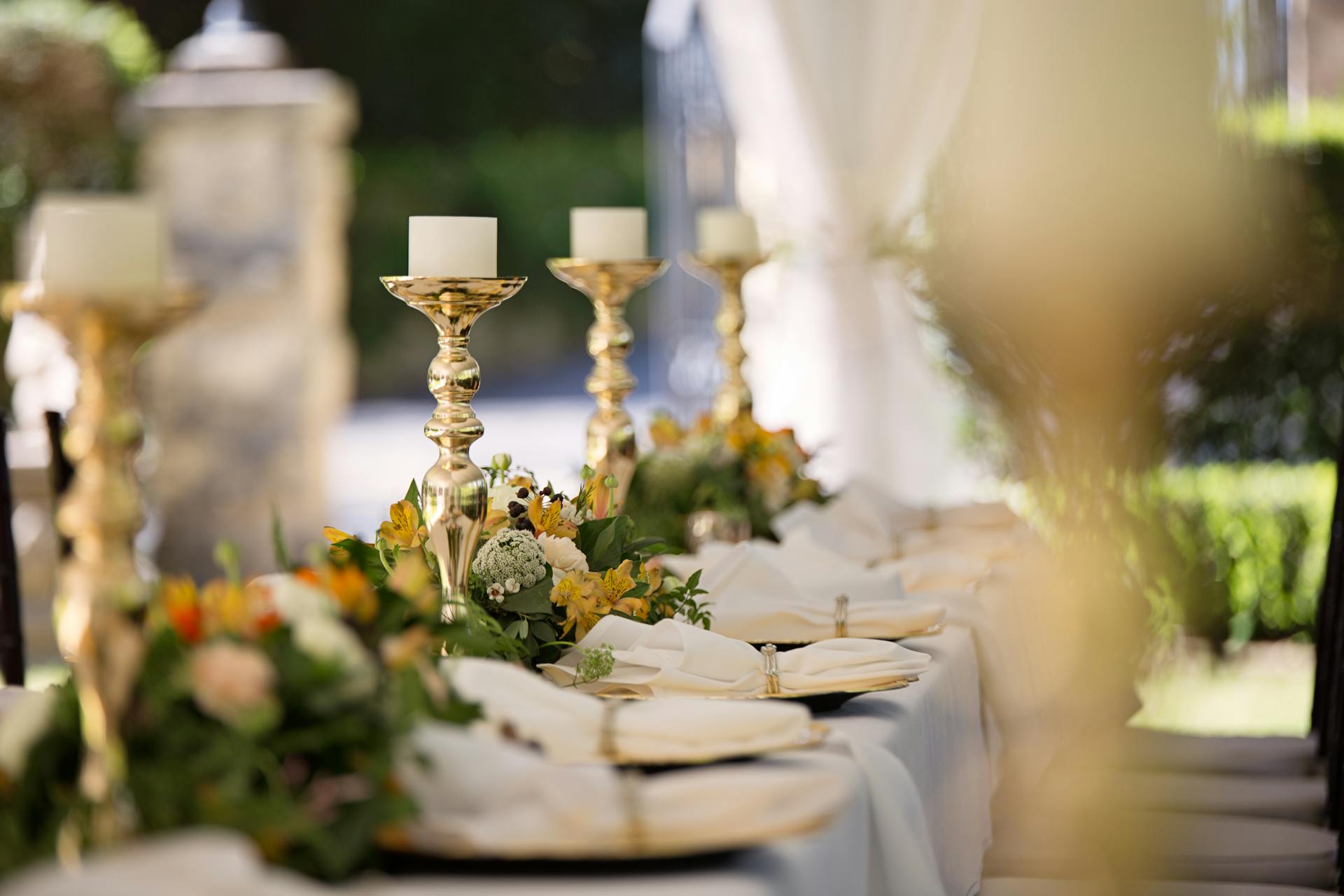 Ein Hochzeitsaufbau | Quelle: Pexels