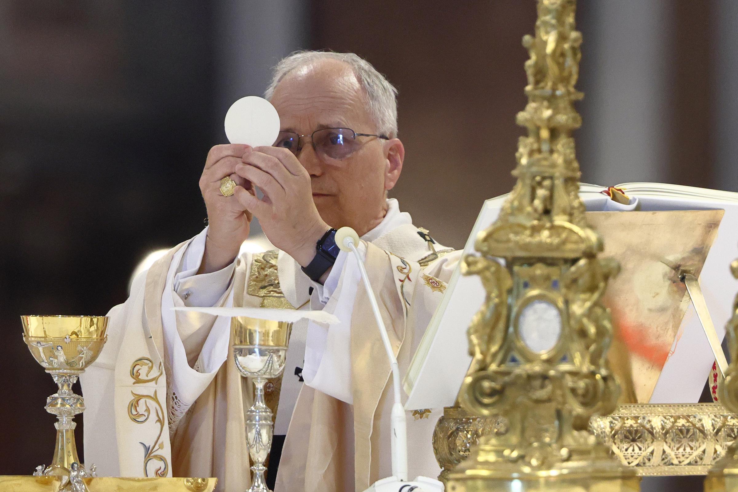Derzeit erholt sich der erste amerikanische Papst im 10. Stock des Gemelli-Krankenhauses. Die wichtigsten Antworten – darunter das Stadium der Krebserkrankung und der Behandlungsplan – stehen noch aus. | Quelle: Getty Images