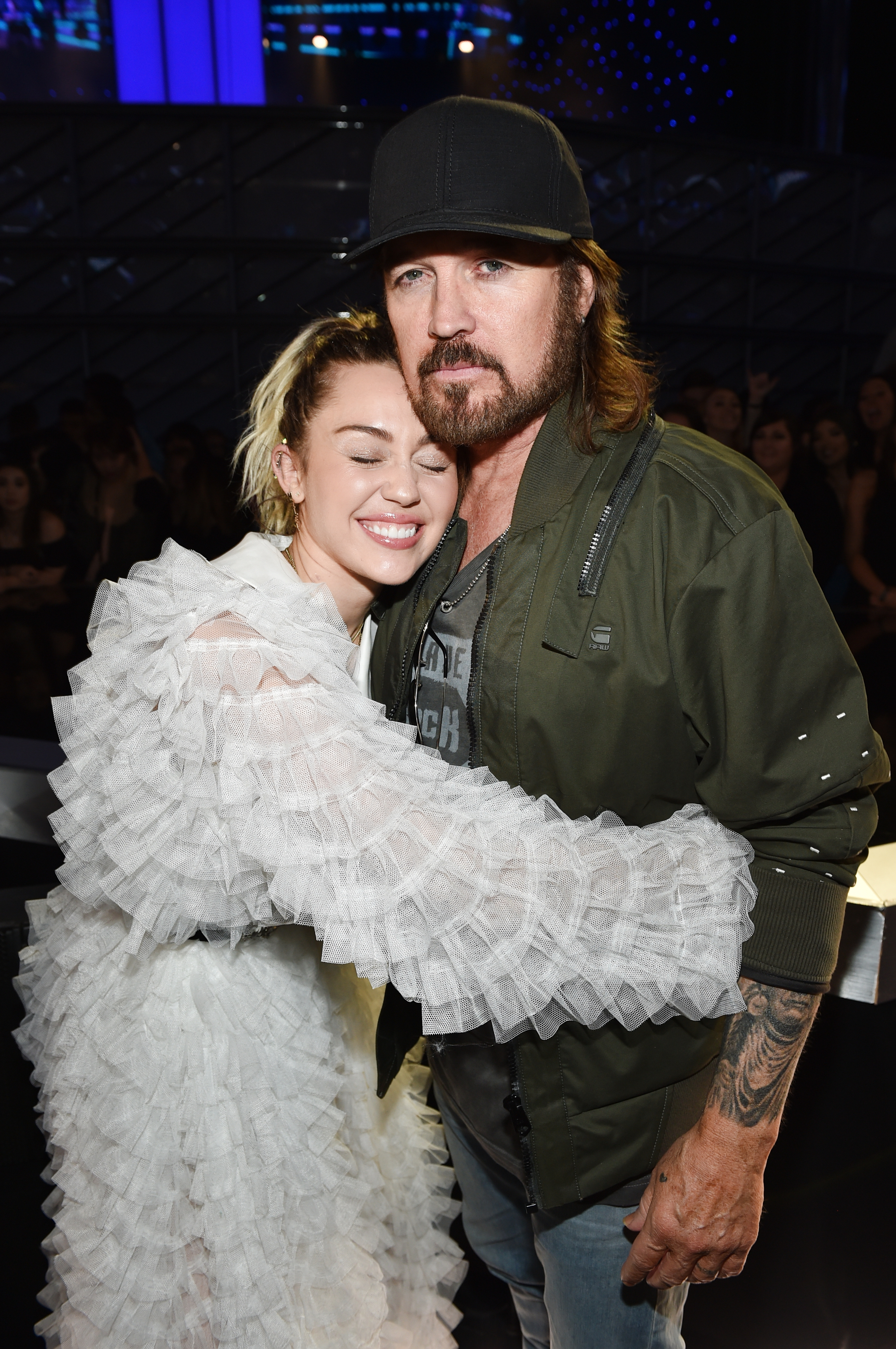 Miley Cyrus und ihr Vater Billy Ray Cyrus besuchen die 2017 Billboard Music Awards am 21. Mai 2017 in Las Vegas, Nevada | Quelle: Getty Images