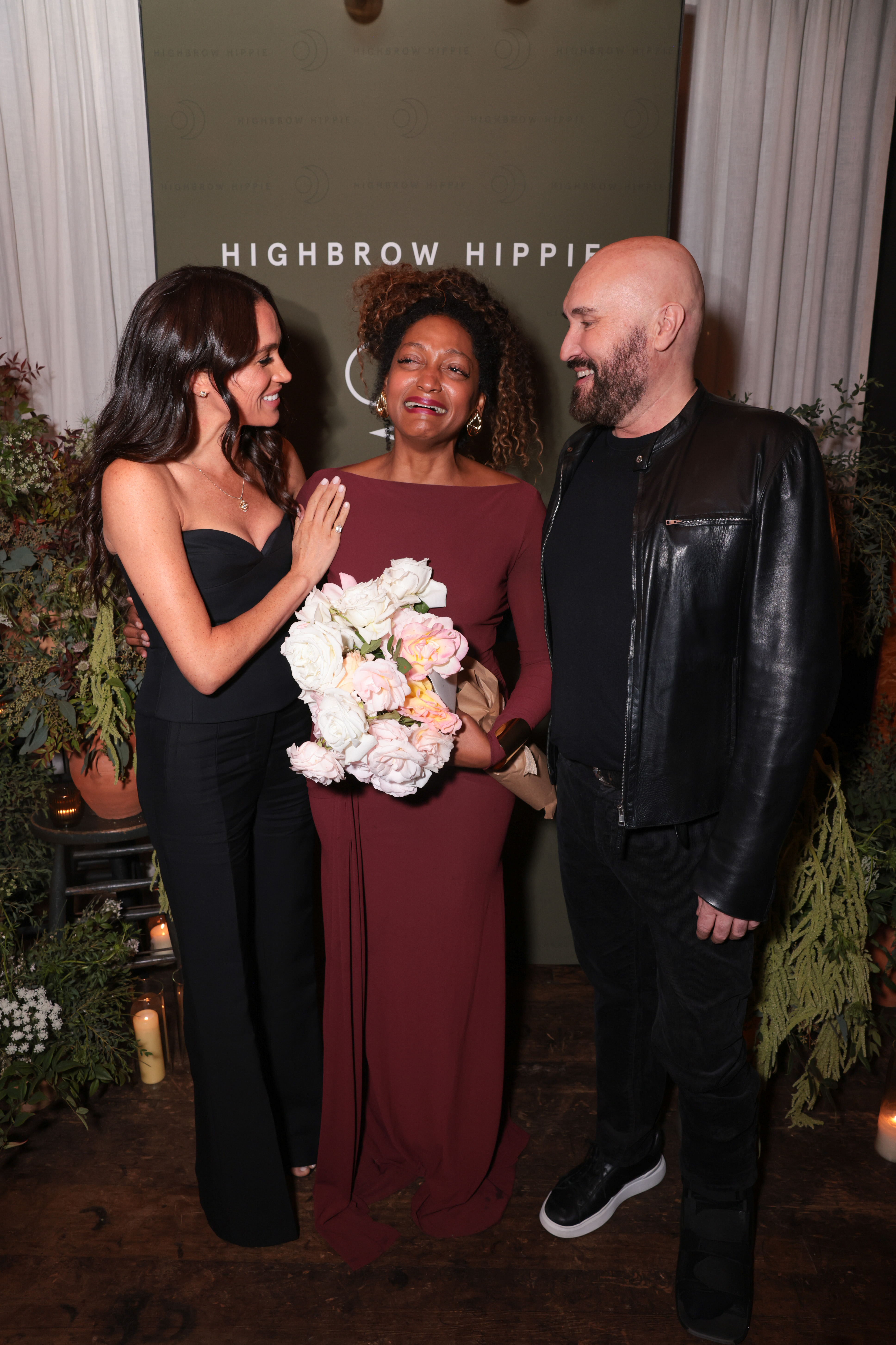 Meghan, Herzogin von Sussex, Kadi Lee und Serge Normant beim Launch von Highbrow Hippie Haircare &amp; Wellness | Quelle: Getty Images