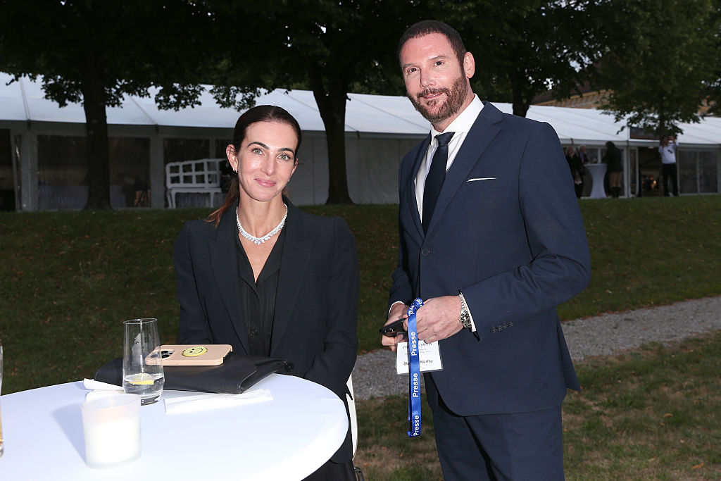 Lisa Müller und Stephan Kürthy nehmen am 21. Juli 2026 im Schloss Schleißheim in Oberschleißheim bei München am Sommerempfang des Bayerischen Landtags teil. | Quelle: Getty Images