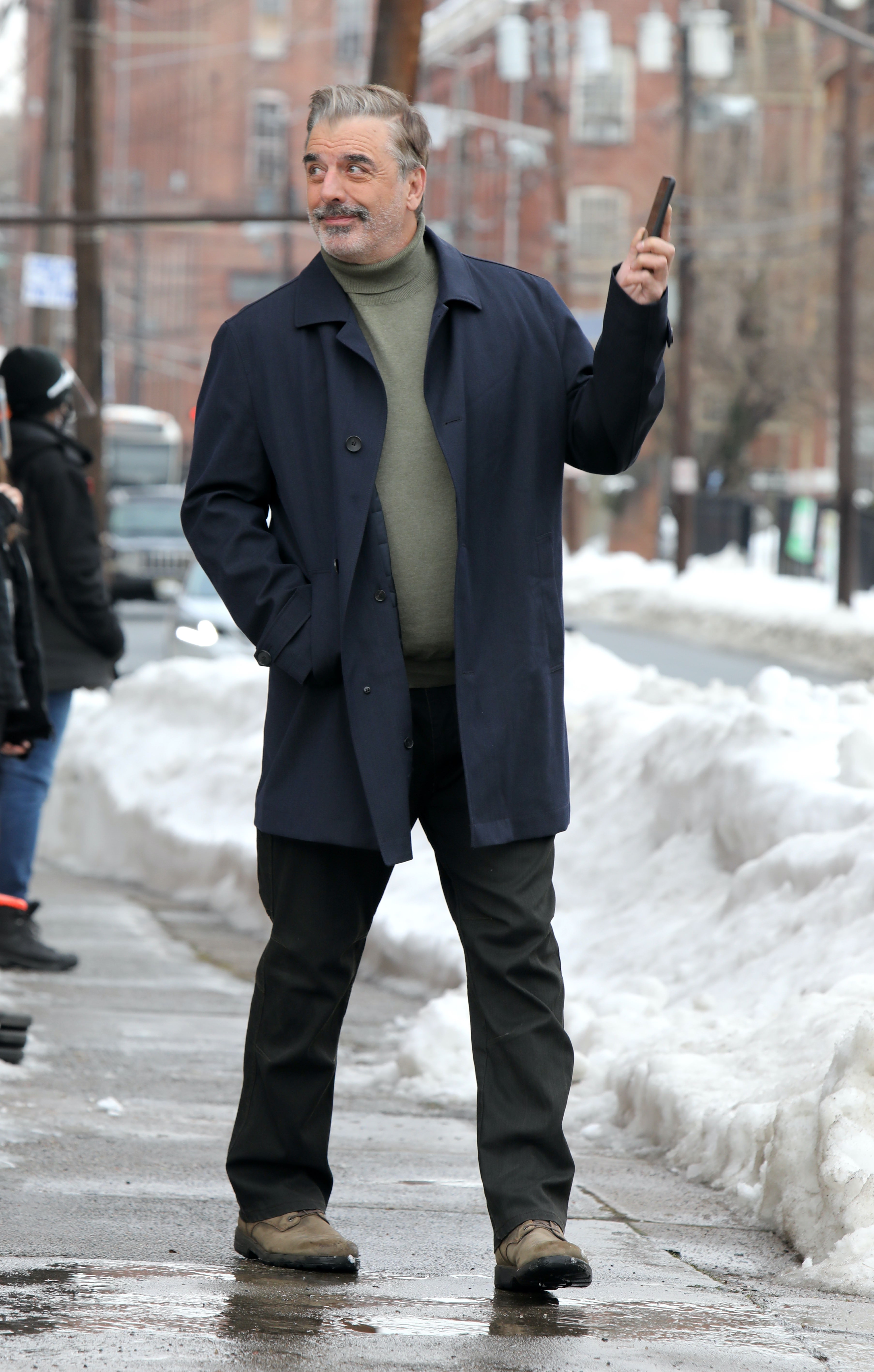 Chris Noth am Set von "The Equalizer" am 5. Februar 2021| Quelle: Getty Images