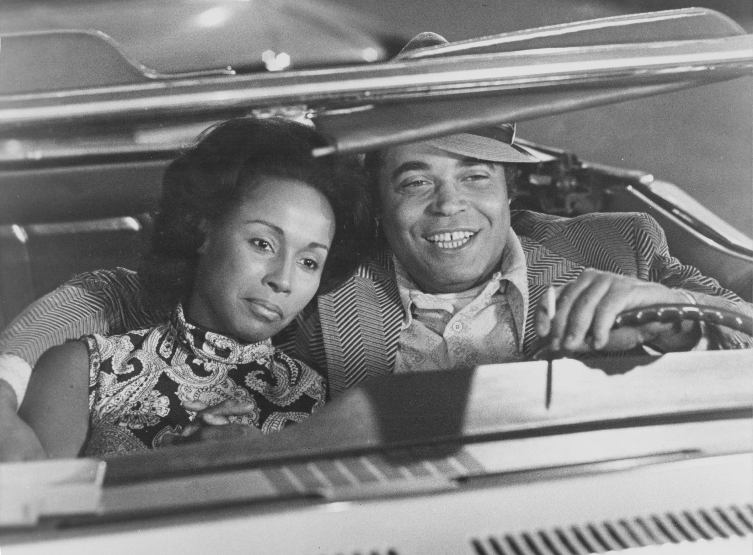 James Earl Jones und Diahann Carroll bei den Dreharbeiten zu "Claudine", ca. 1974. | Quelle: Getty Images