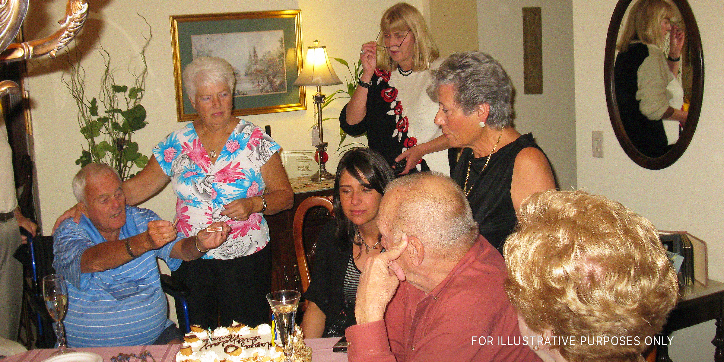 Familie und Freunde bei einer Geburtstagsparty | Quelle: Flickr.com/(CC BY 2.0) von Stevie Rocco