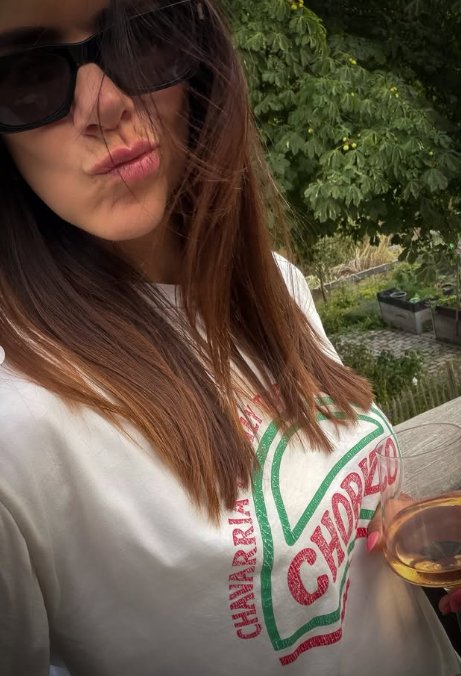 Esther Sedlaczek genießt den Familienurlaub | Quelle: instagram.com/esthersedlaczek/