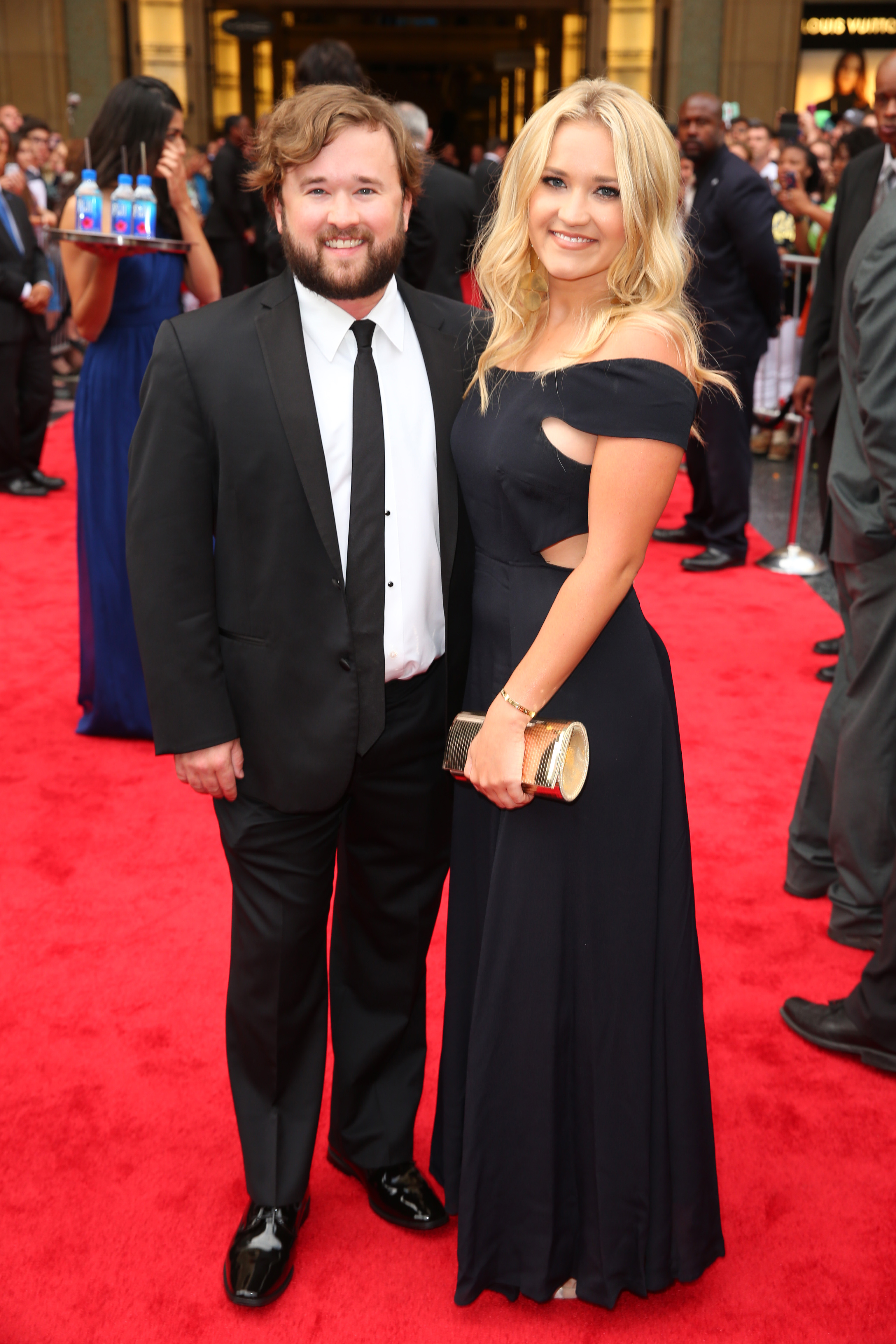 Haley Osment und Emily Osment besuchen die 44. AFI Life Achievement Award Gala zu Ehren von John Williams im Dolby Theatre am 9. Juni 2016 in Los Angeles, Kalifornien. | Quelle: Getty Images