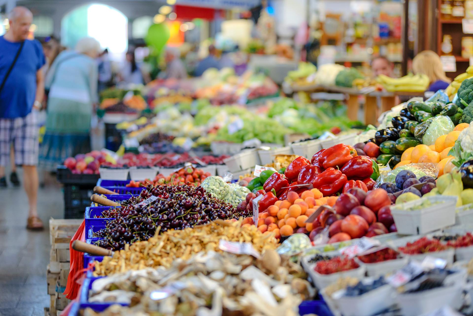 Gemüsestände in einem Lebensmittelladen | Quelle: Pexels