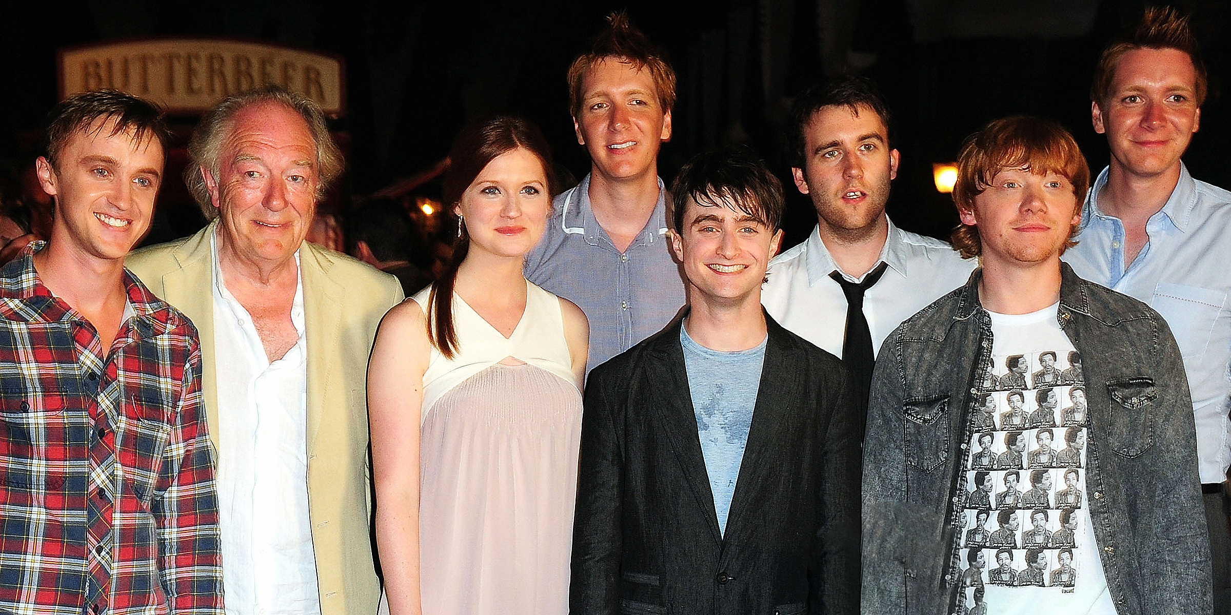 Sir Michael Gambon mit einigen Mitgliedern der "Harry Potter"-Darsteller. | Quelle: Getty Images