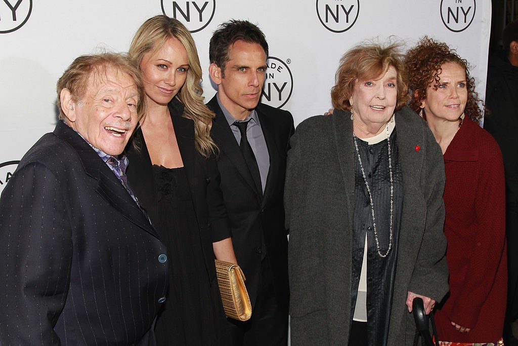 Jerry Stiller, Christine Taylor, Ben Stiller, Anne Meara und Amy Stiller am 4. Juni 2012 in Gracie Mansion, "Made in NY Awards 2012" | Quelle: Getty Images