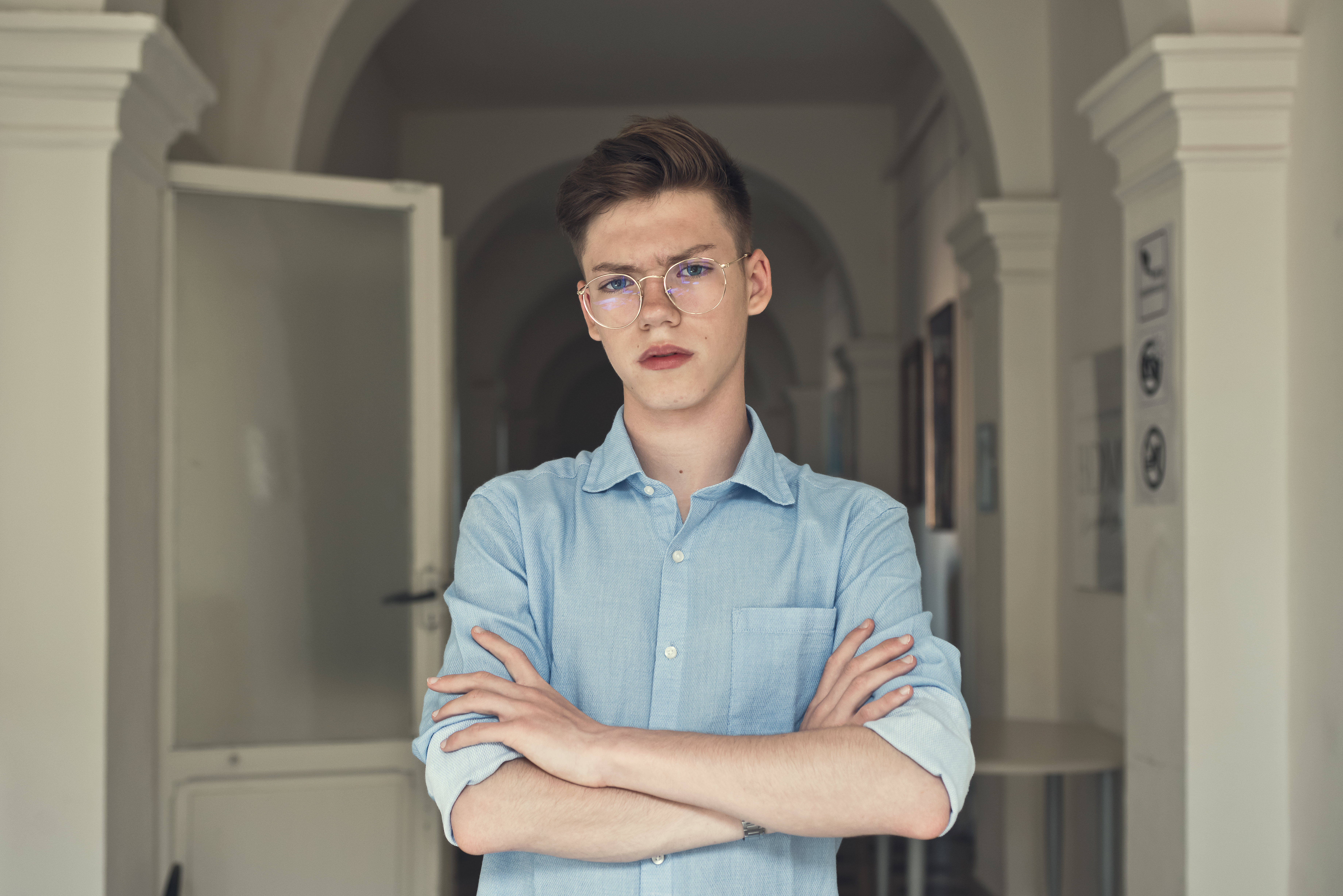 Ein wütender Teenager-Junge | Quelle: Getty Images