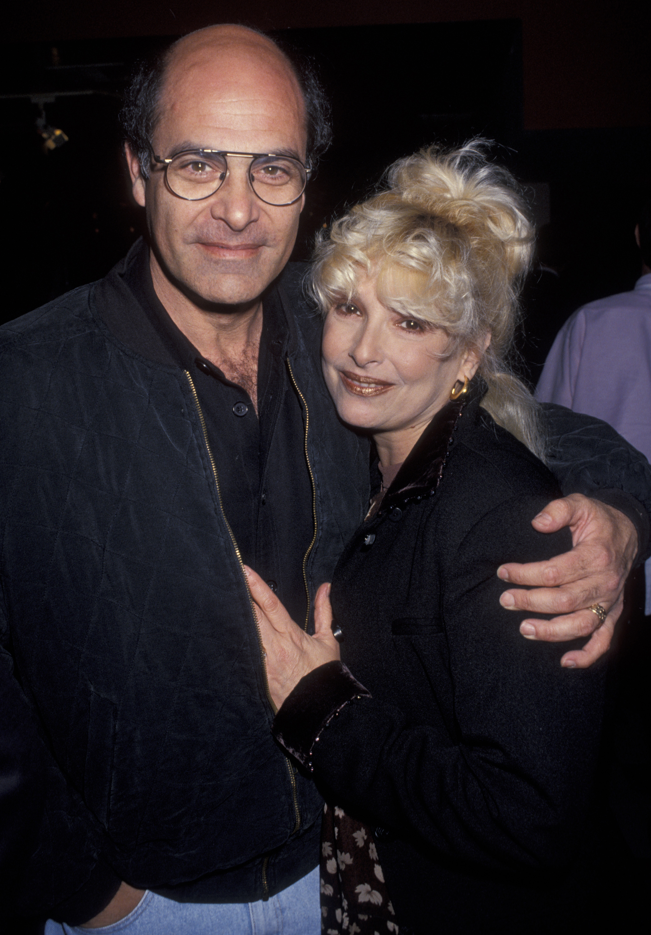 Alan Rachins und Joanna Frank im Spago in West Hollywood, Kalifornien, am 15. April 1993 | Quelle: Getty Images