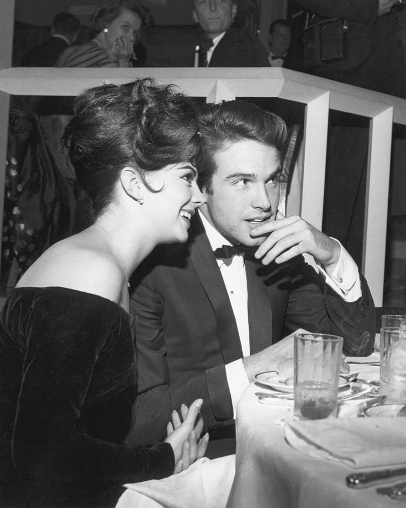 Warren Beatty und Natalie Woods, ca. 1962 | Quelle: Getty Images