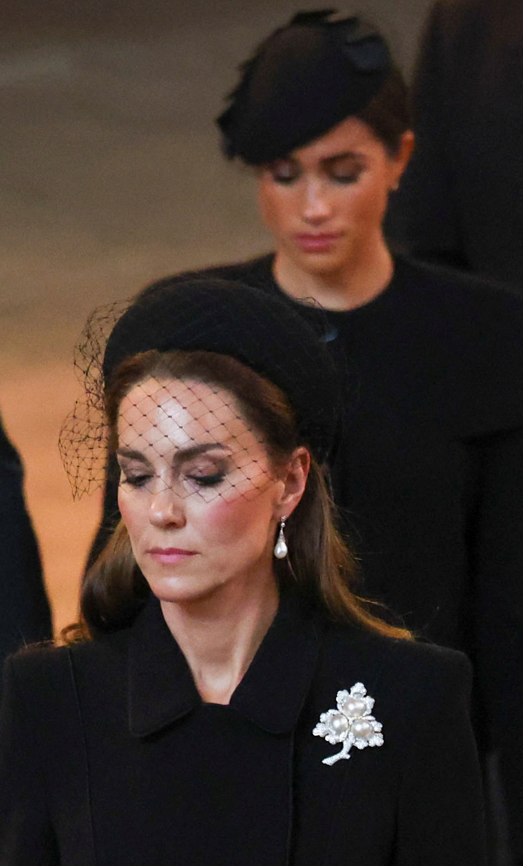 Prinzessin Catherine und Meghan Markle beim Staatsbegräbnis von Queen Elizabeth II. in der Westminster Abbey am 19. September 2022 in London, England | Quelle: Getty Images