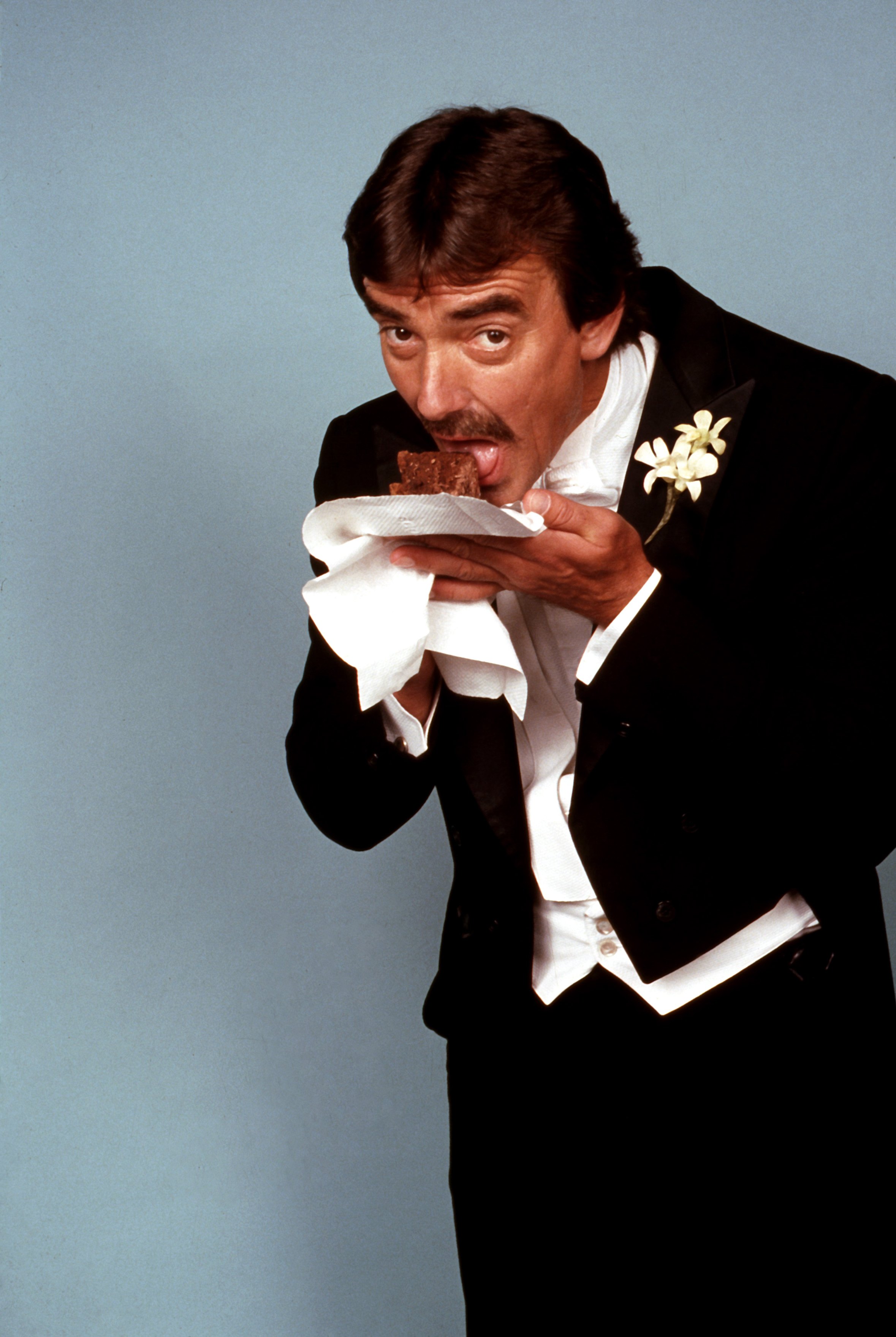 Der Schauspieler posiert 1992 in Los Angeles, Kalifornien, für ein Porträt. | Quelle: Getty Images