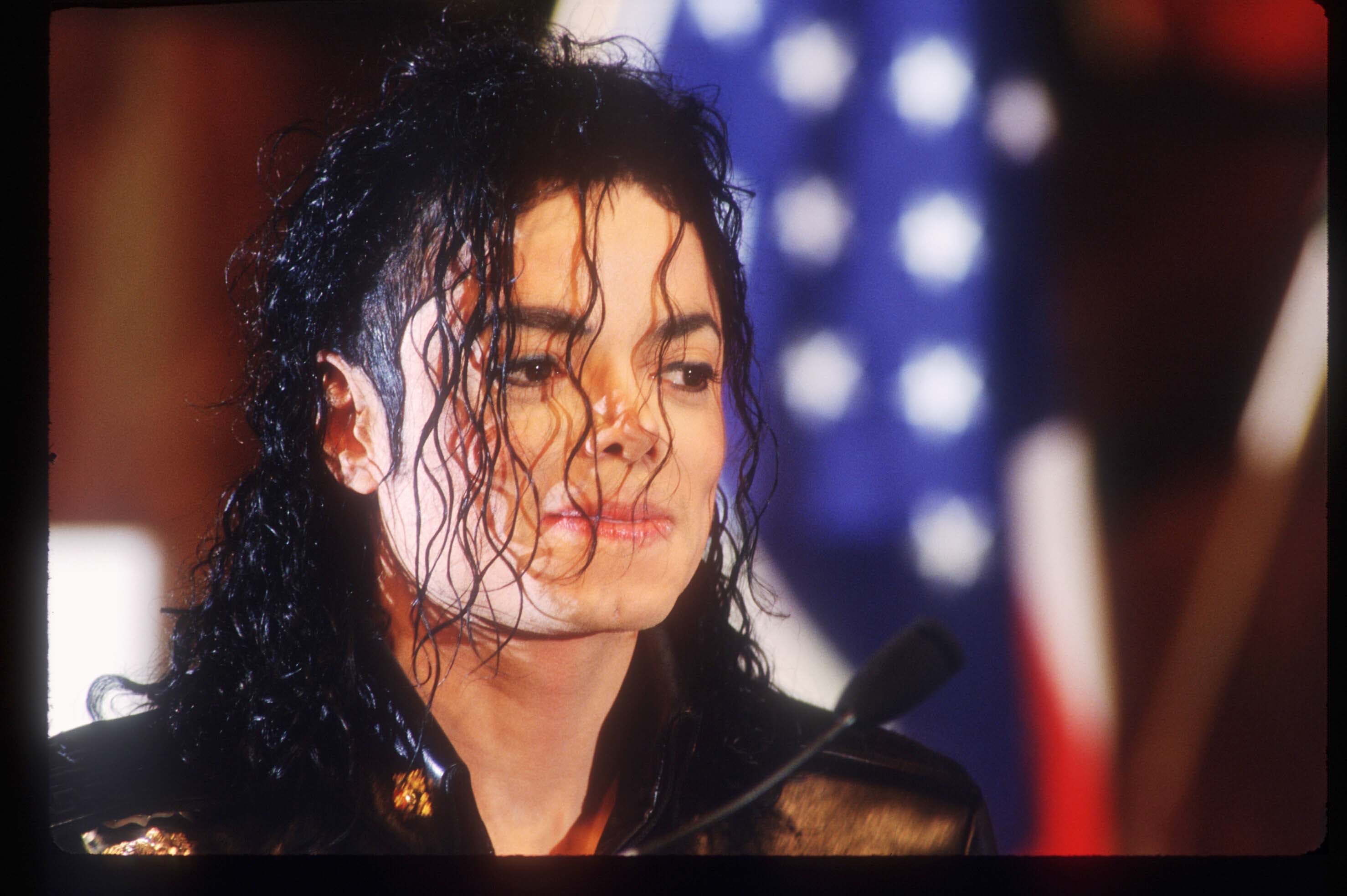 Michael Jackson bei einer Pepsi-Pressekonferenz in New York 1992 | Quelle: Getty Images
