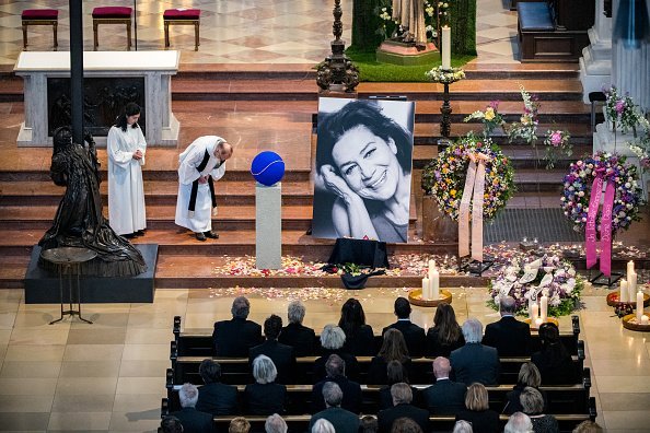 Beerdigung von Hannelore Elsner, München, 2019 | Quelle: Getty Images