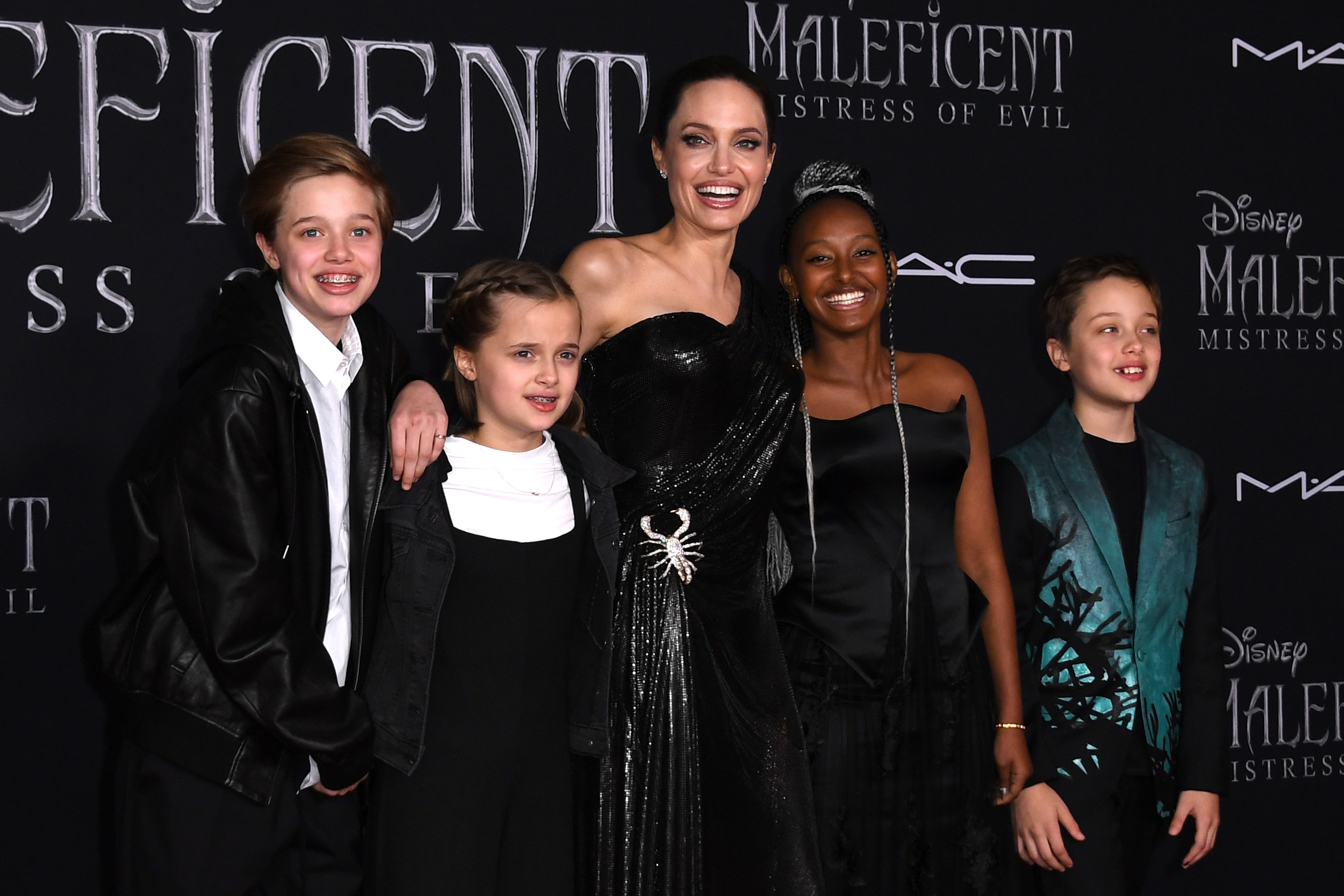 Shiloh Jolie-Pitt, Vivienne Jolie-Pitt, Zahara Jolie-Pitt und Knox Jolie-Pitt kommen zur Weltpremiere von Disneys "Maleficent: Mistress of Evil" in Hollywood am 30. September 2019 | Quelle: Getty Images
