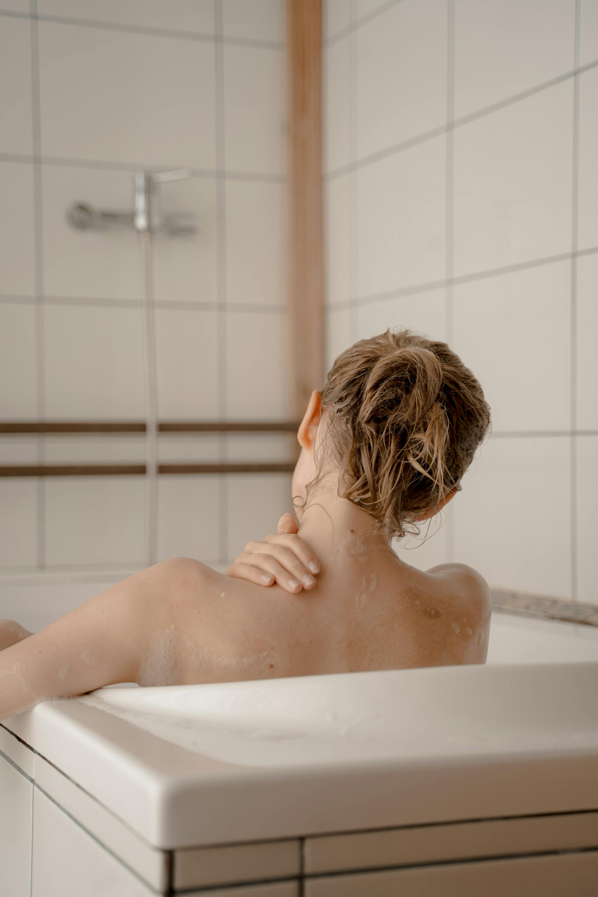 Frau in der Badewanne | Quelle: Pexels