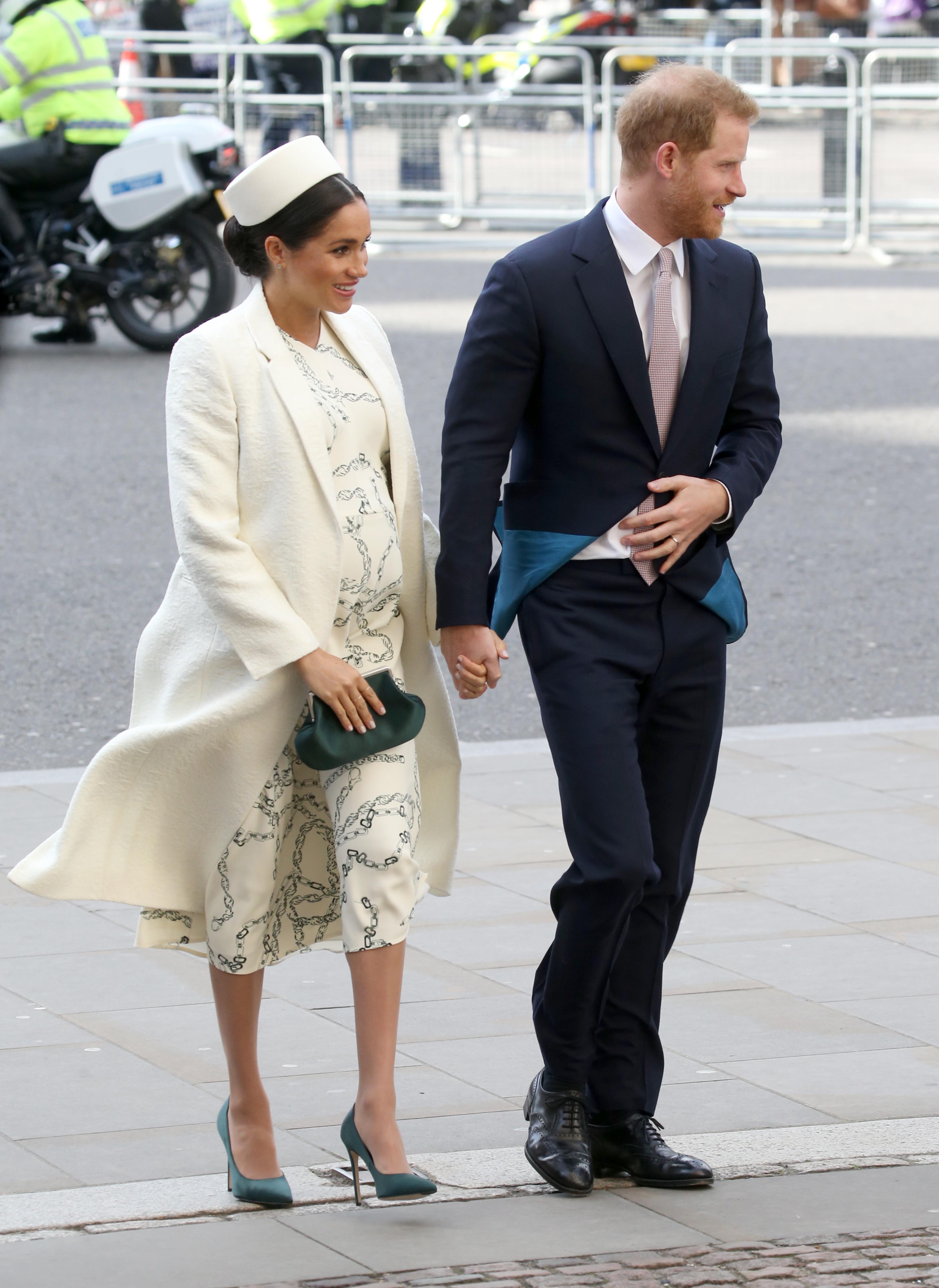 Harry und Meghan nahmen am 9. März 2020 am Gottesdienst zum Commonwealth Day in der Westminster Abbey teil – einer ihrer letzten offiziellen Auftritte, bevor sie ihre Aufgaben als hochrangige aktive Mitglieder des Königshauses niederlegten. | Quelle: Getty Images