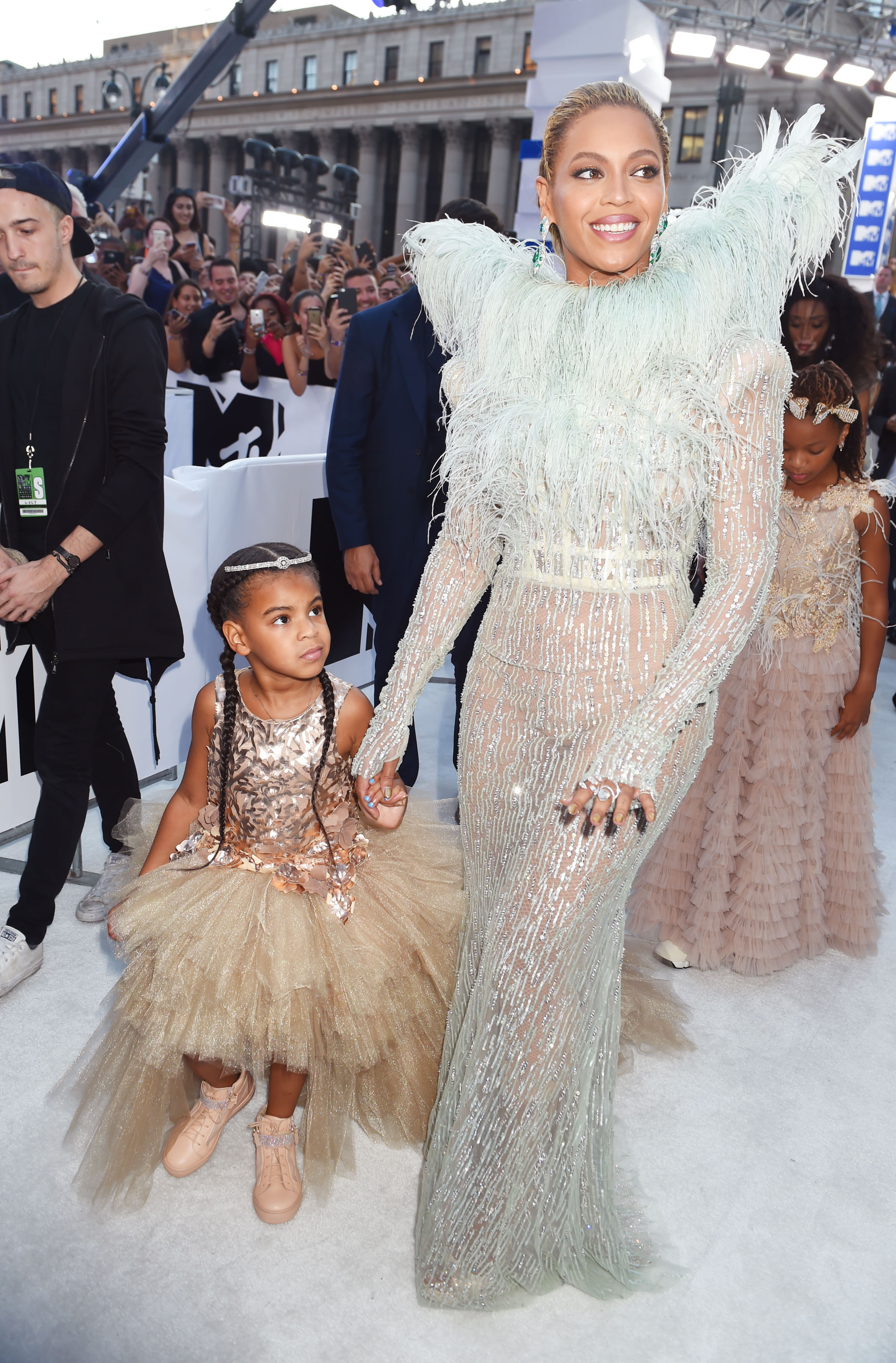 Blue Ivy Carter und Beyonce besuchen die MTV Video Music Awards am 28. August 2016 in New York City. | Quelle: Getty Images