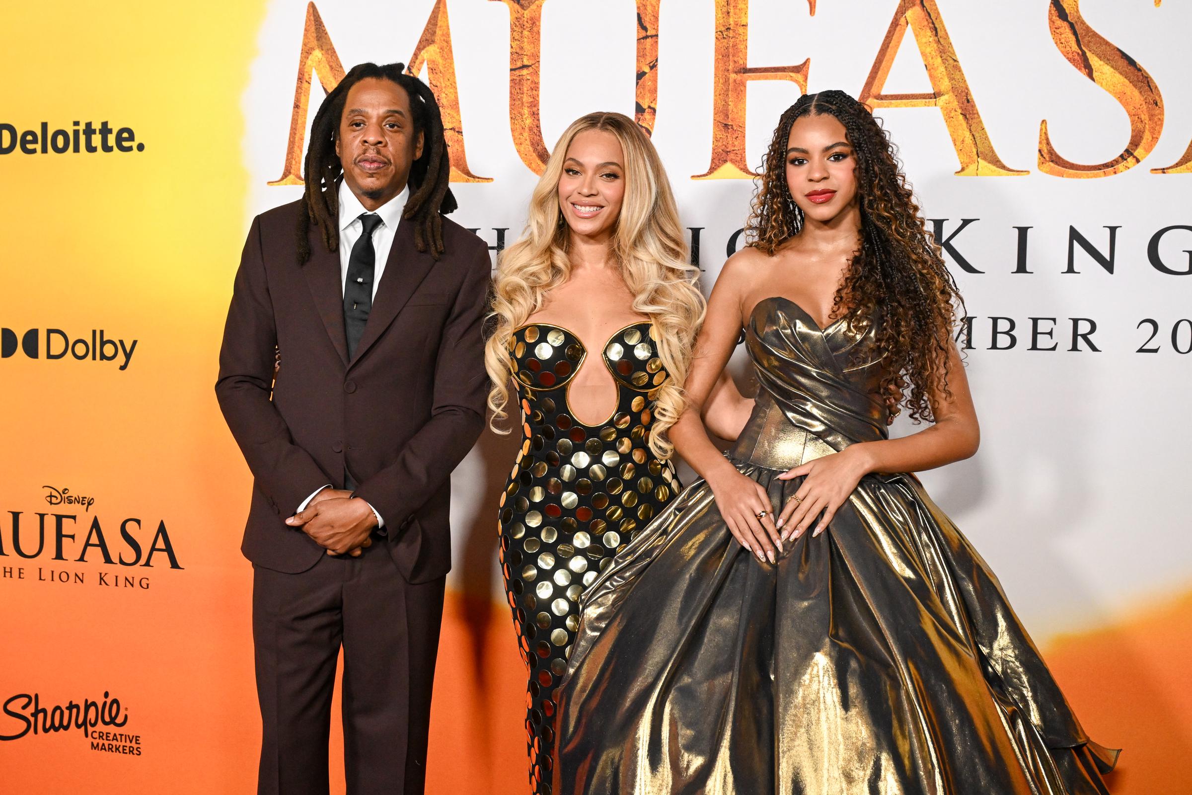 Jay-Z, Beyoncé und Blue Ivy Carter besuchen die Premiere von "Mufasa: The Lion King" in Los Angeles am 9. Dezember 2024 | Quelle: Getty Images