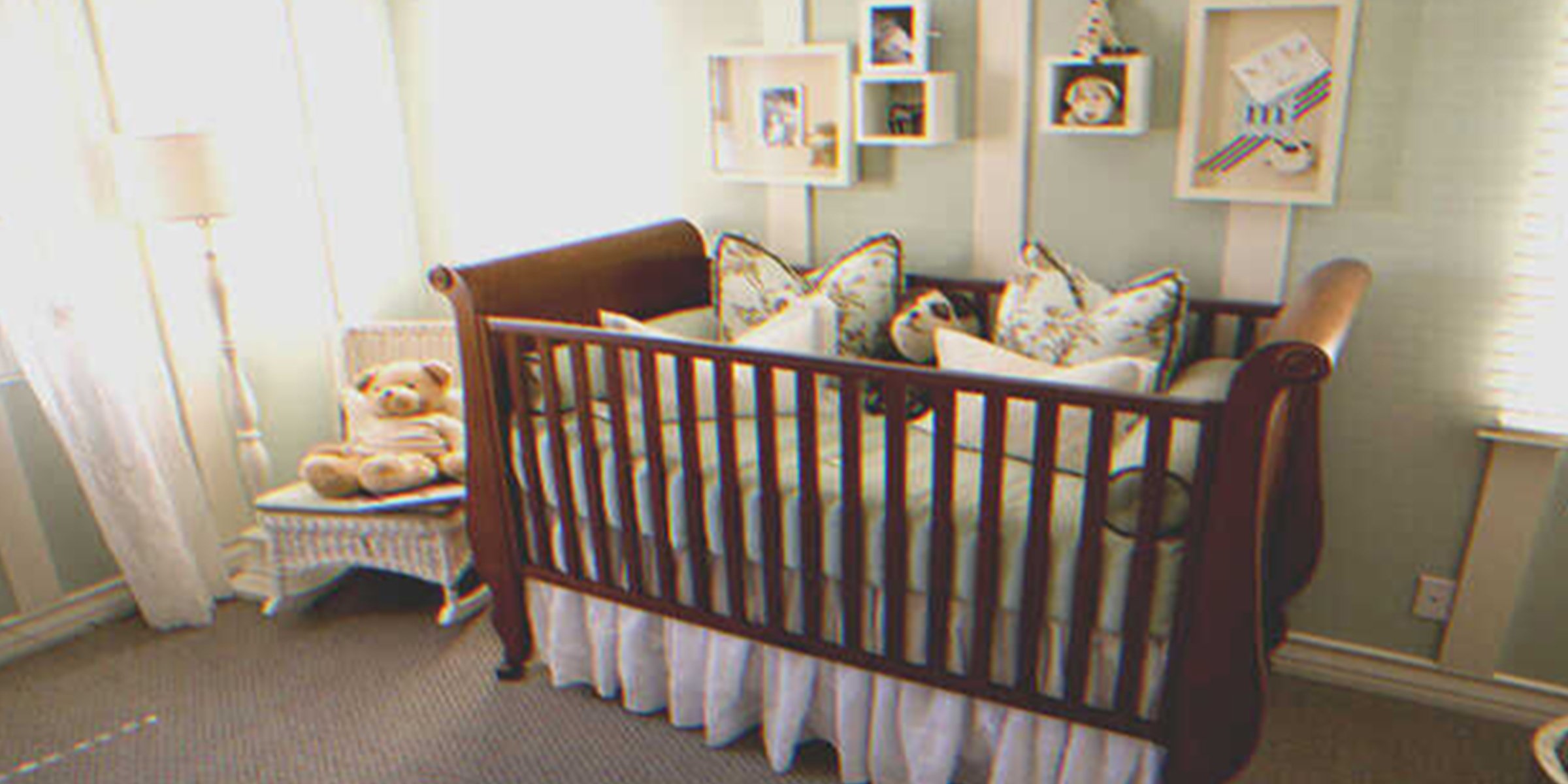 Ein Kinderbett | Quelle: Shutterstock