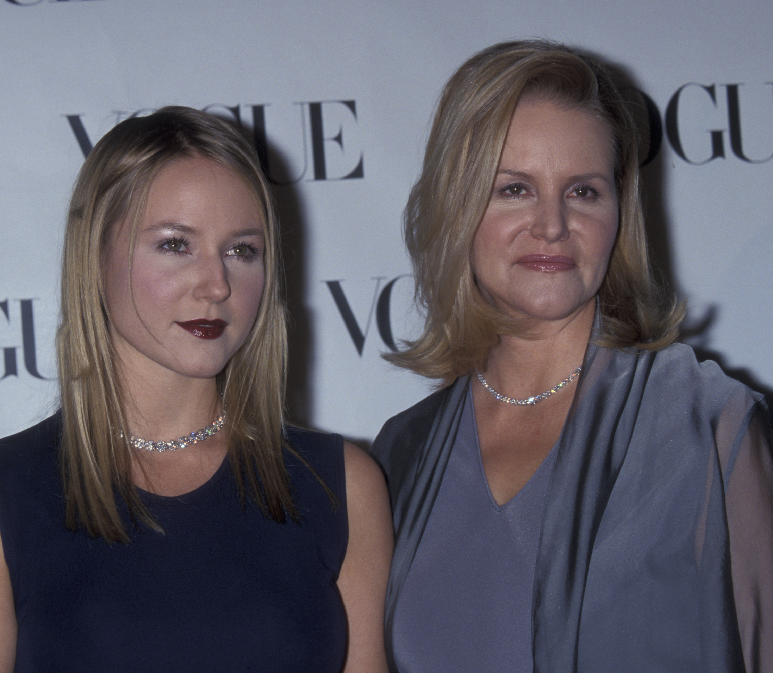 Jewel und Lenedra Caroll besuchen die Vogue Magazine Party im Puck Building in New York City, am 20. Januar 1999. | Quelle: Getty Images