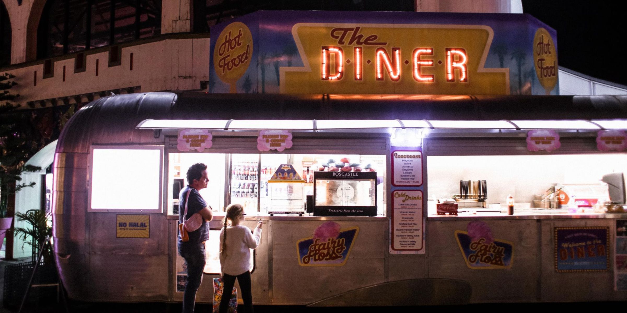 Leute in einem Diner | Quelle: Pexels